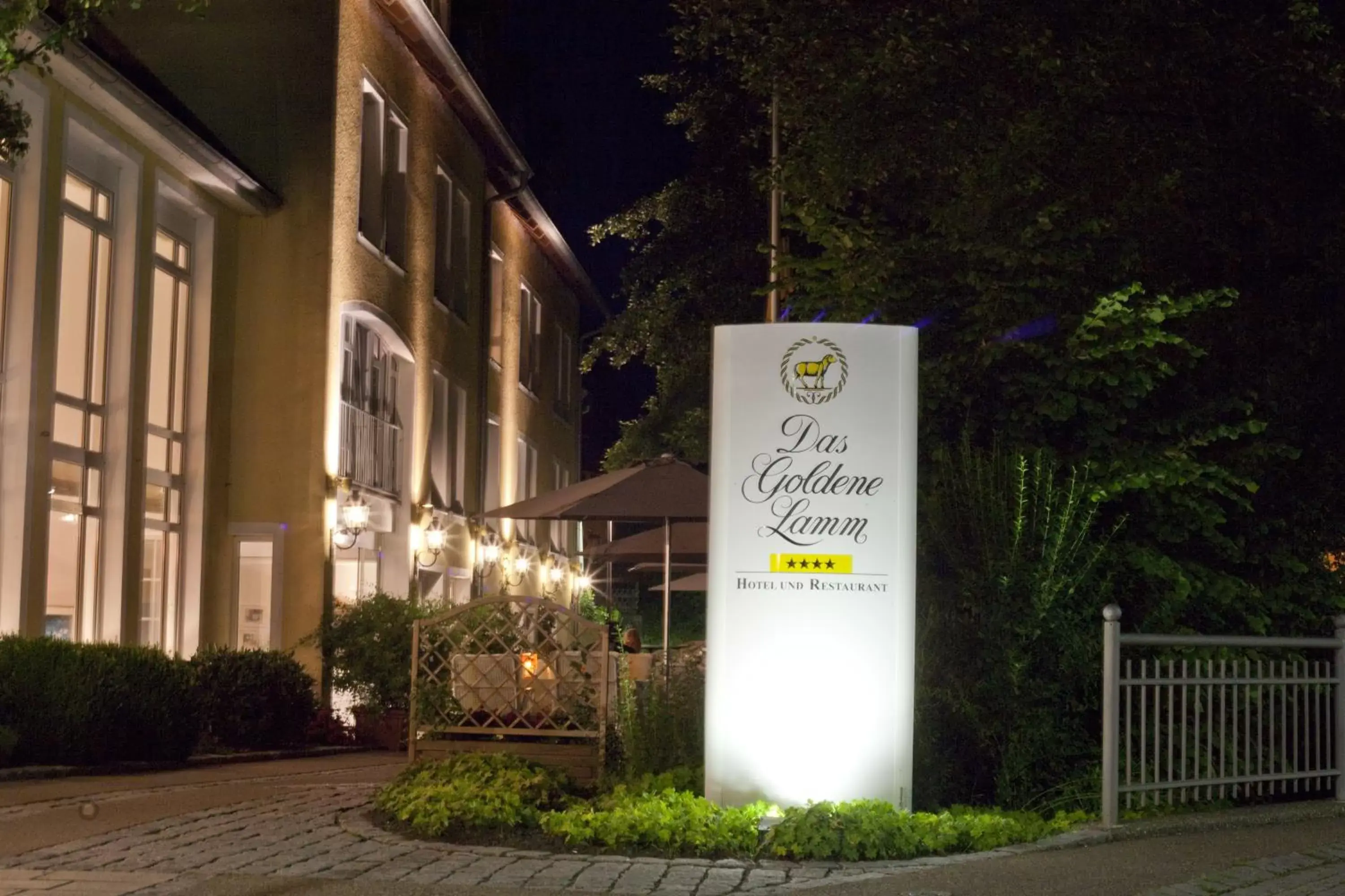 Facade/entrance, Property Logo/Sign in Das Goldene Lamm Aalen