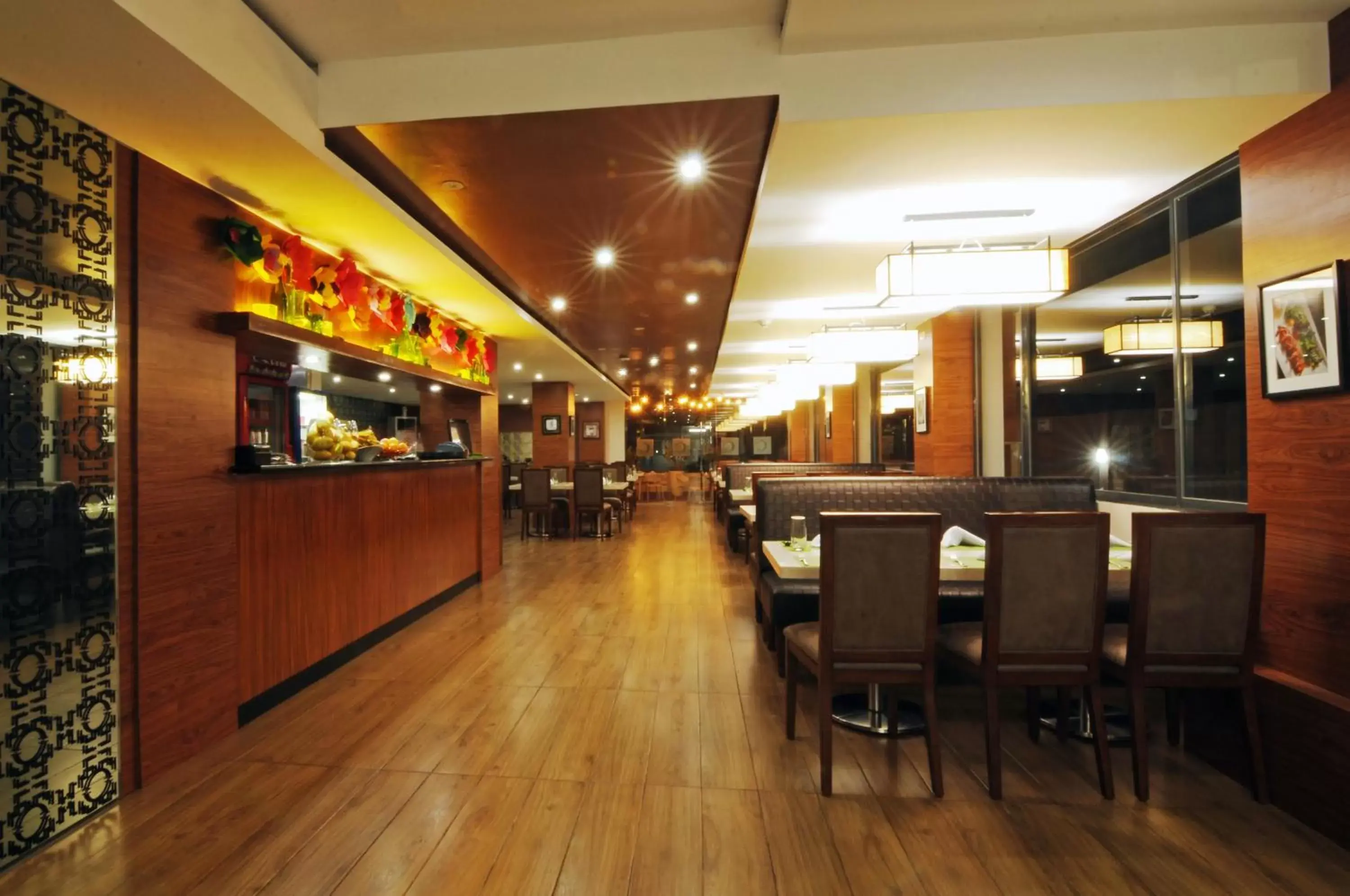 Restaurant/places to eat in 717 Cesar Place Hotel Restaurant/places to eat in 717 Cesar Place Hotel