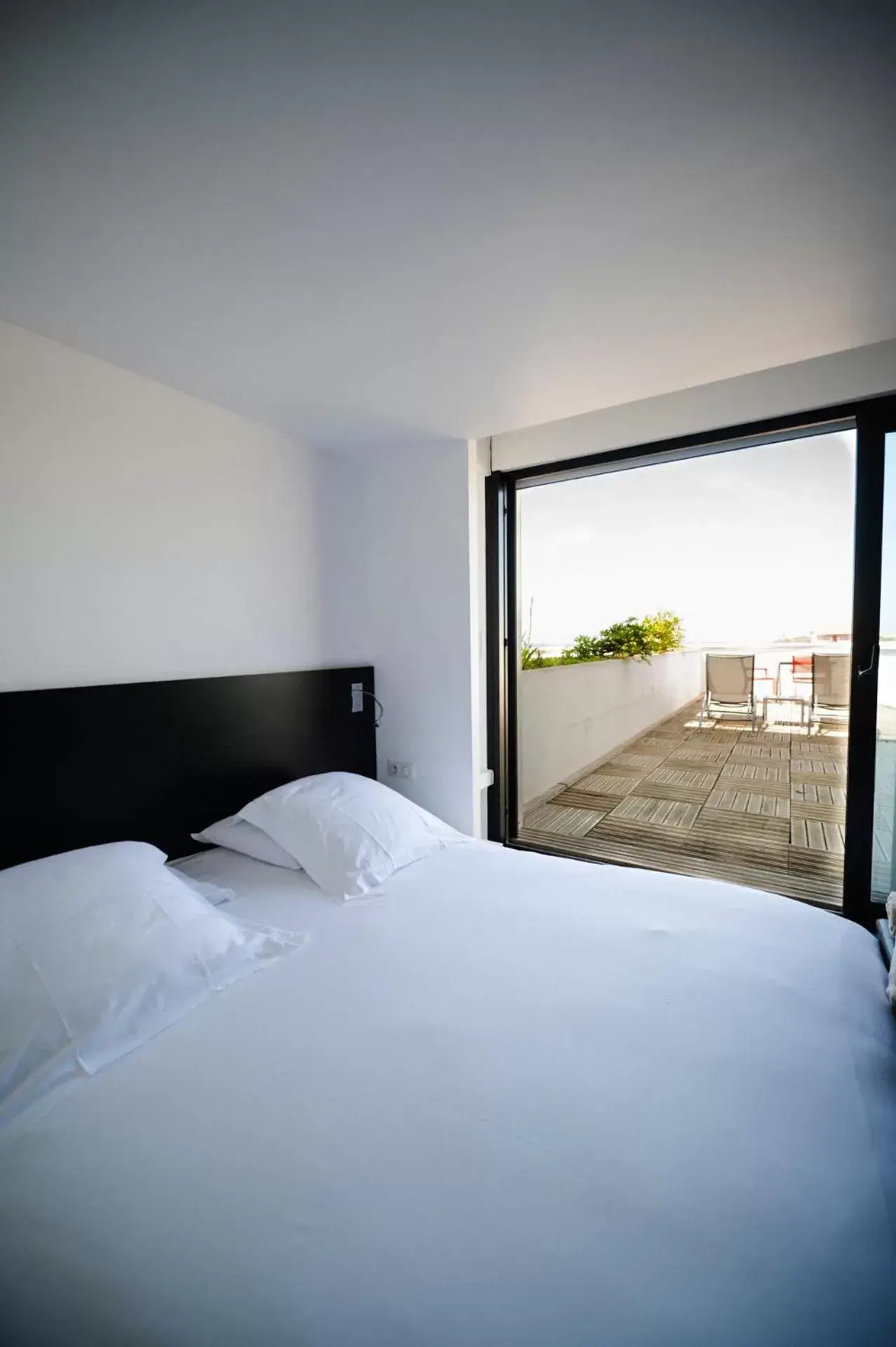 Bedroom, Bed in Le Grand Hotel de la Plage