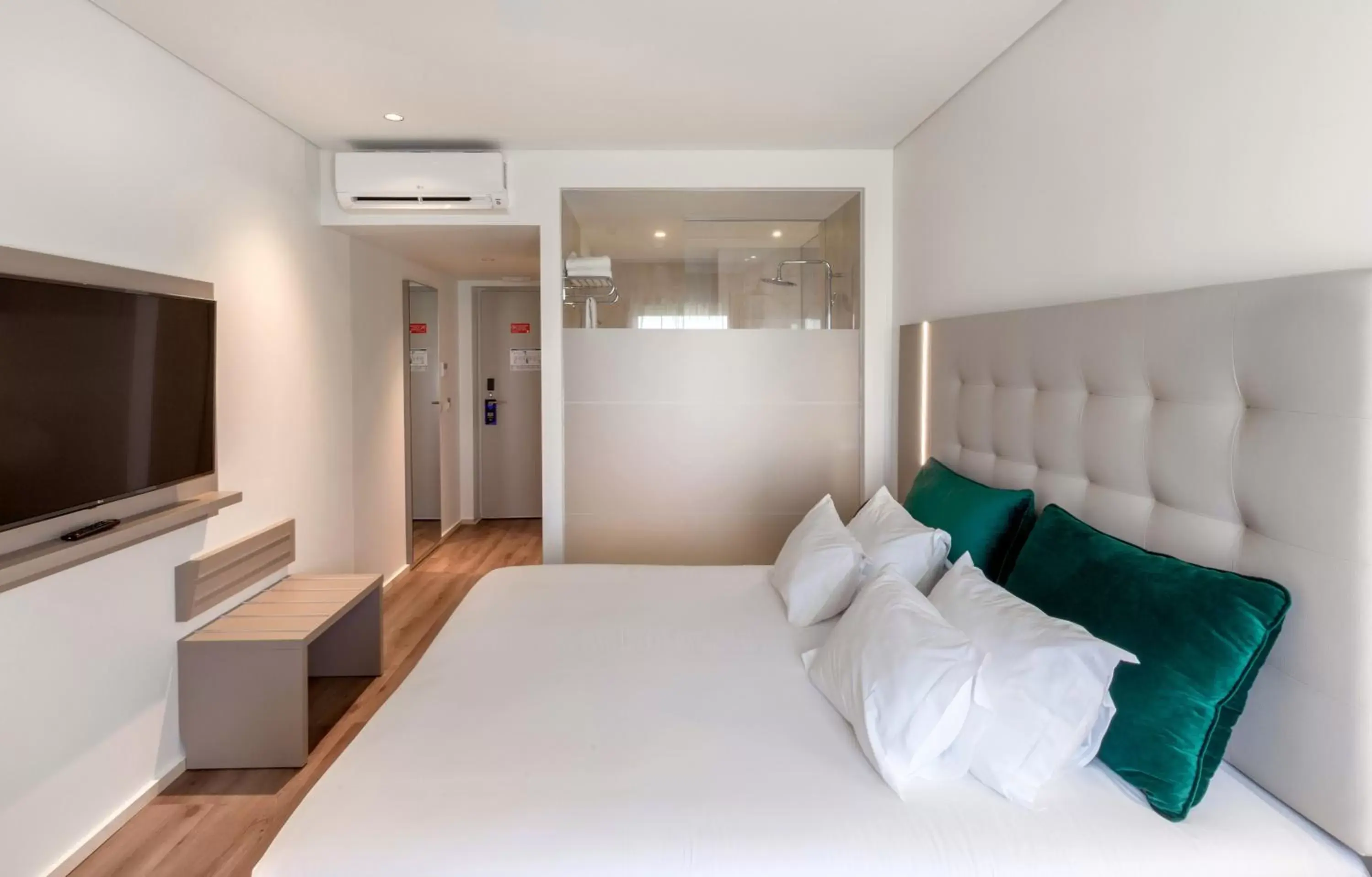 Bed in Oporto Airport & Business Hotel