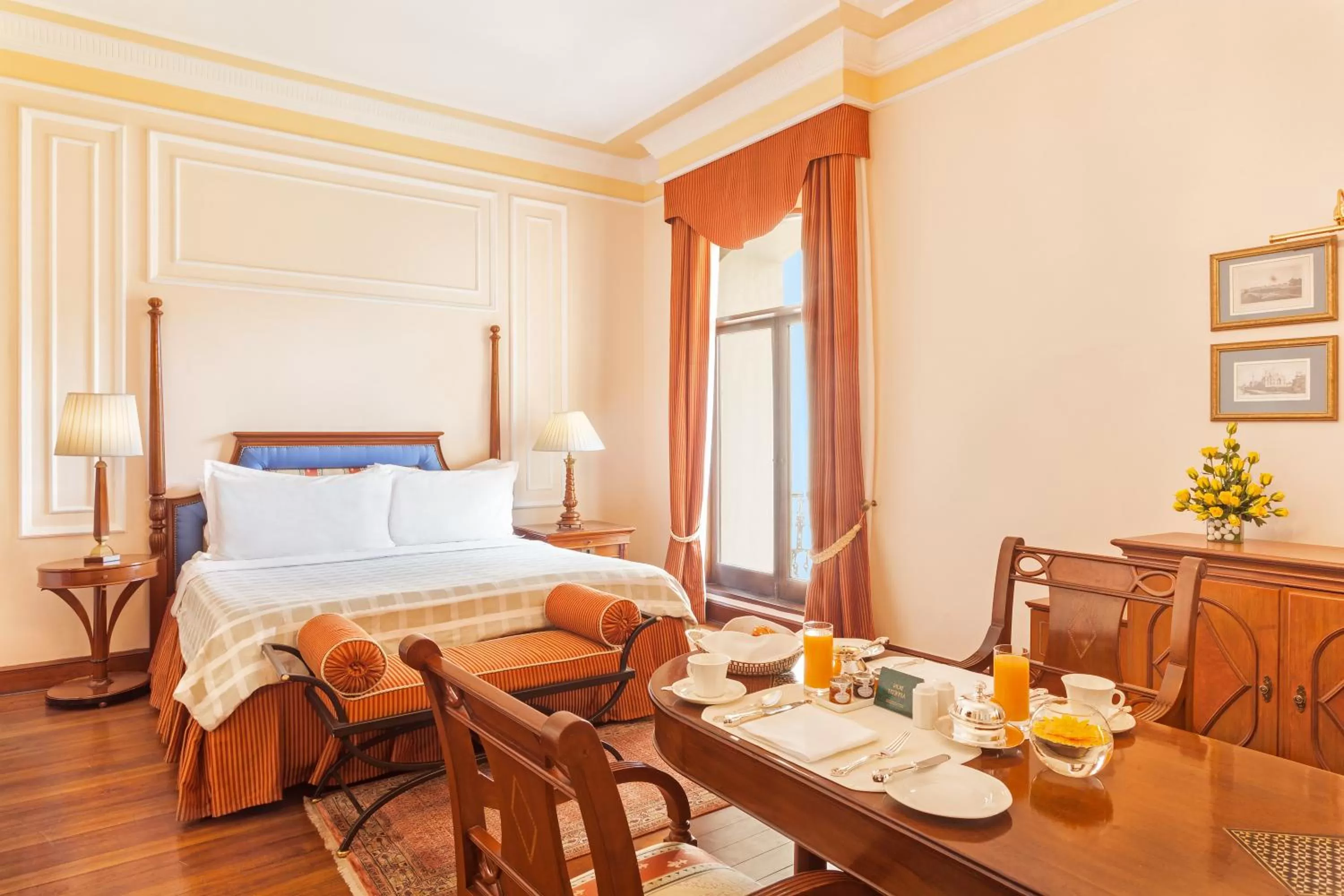 Bedroom in The Oberoi Grand Kolkata