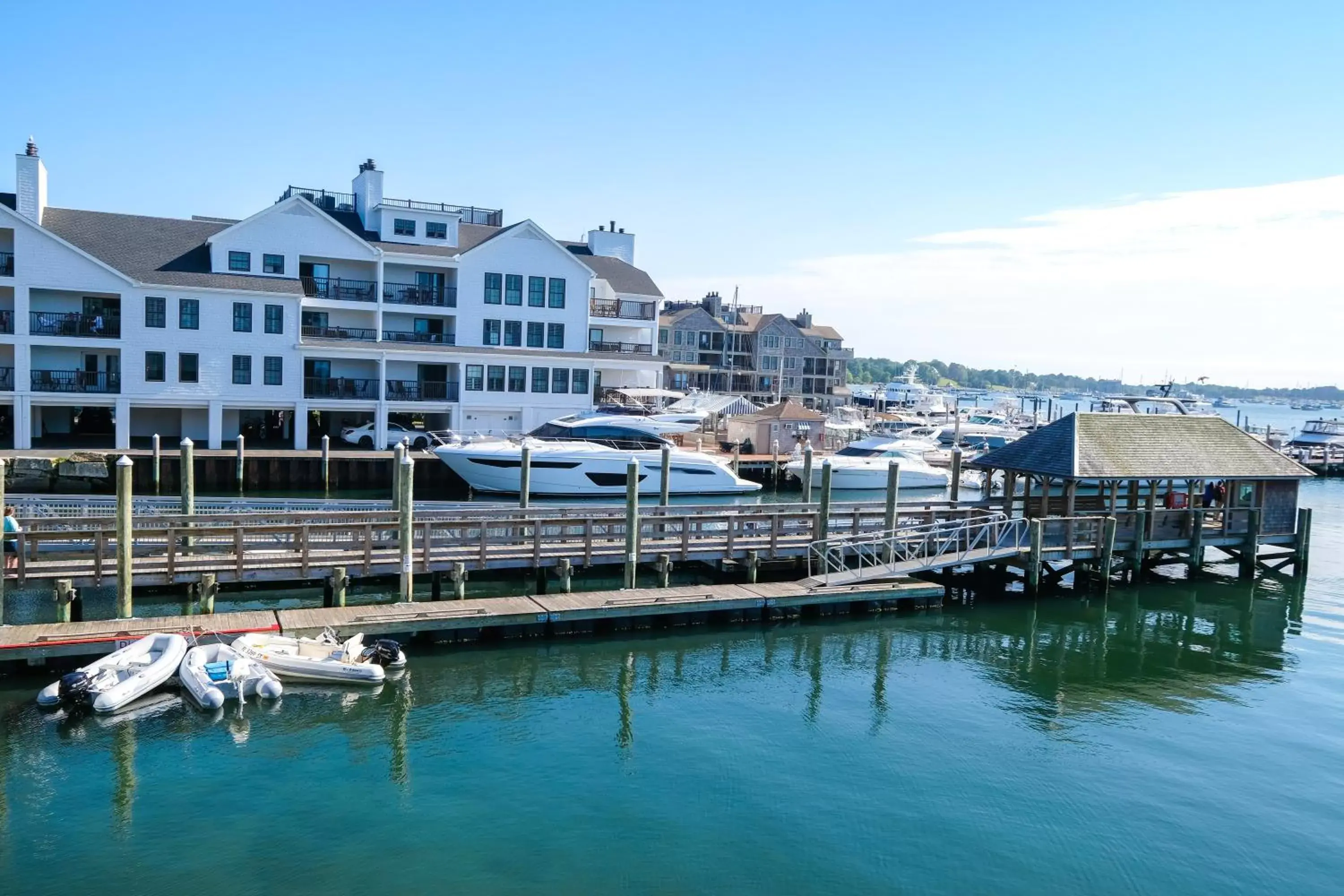 Area and facilities in Harborside Inn