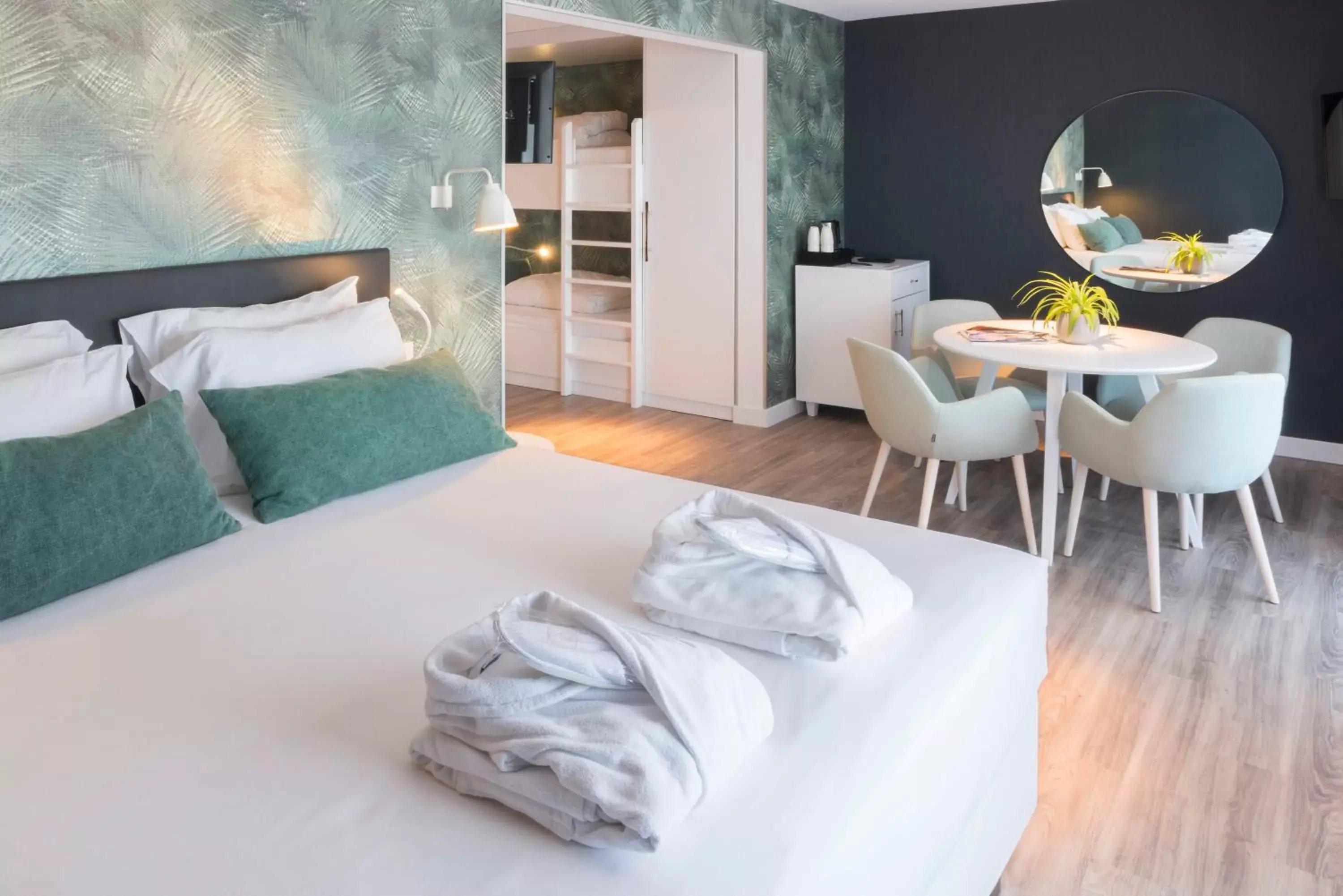 Bedroom in Van der Valk Hotel Saint-Aygulf