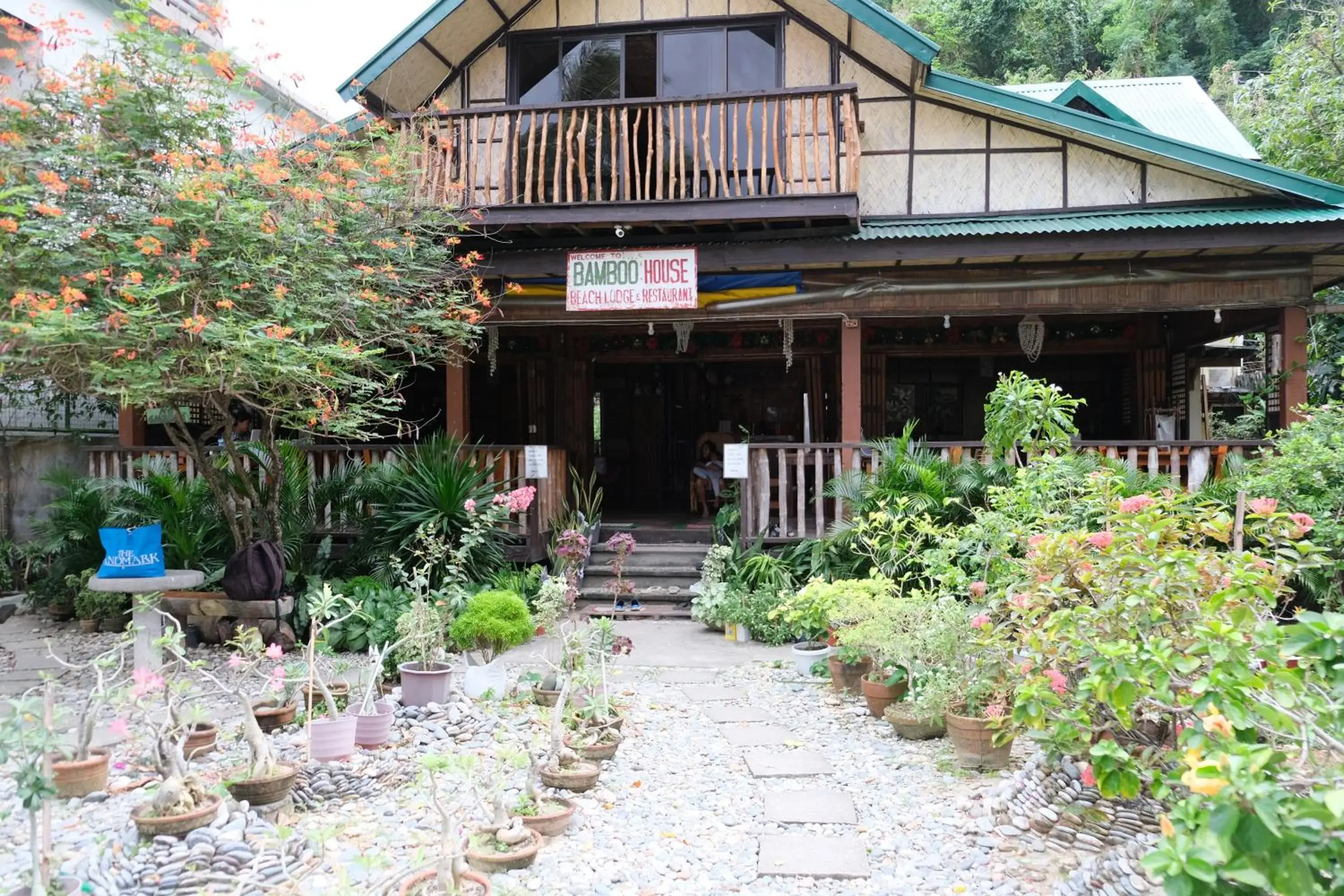 Bamboo House Beach Lodge & Restaurant