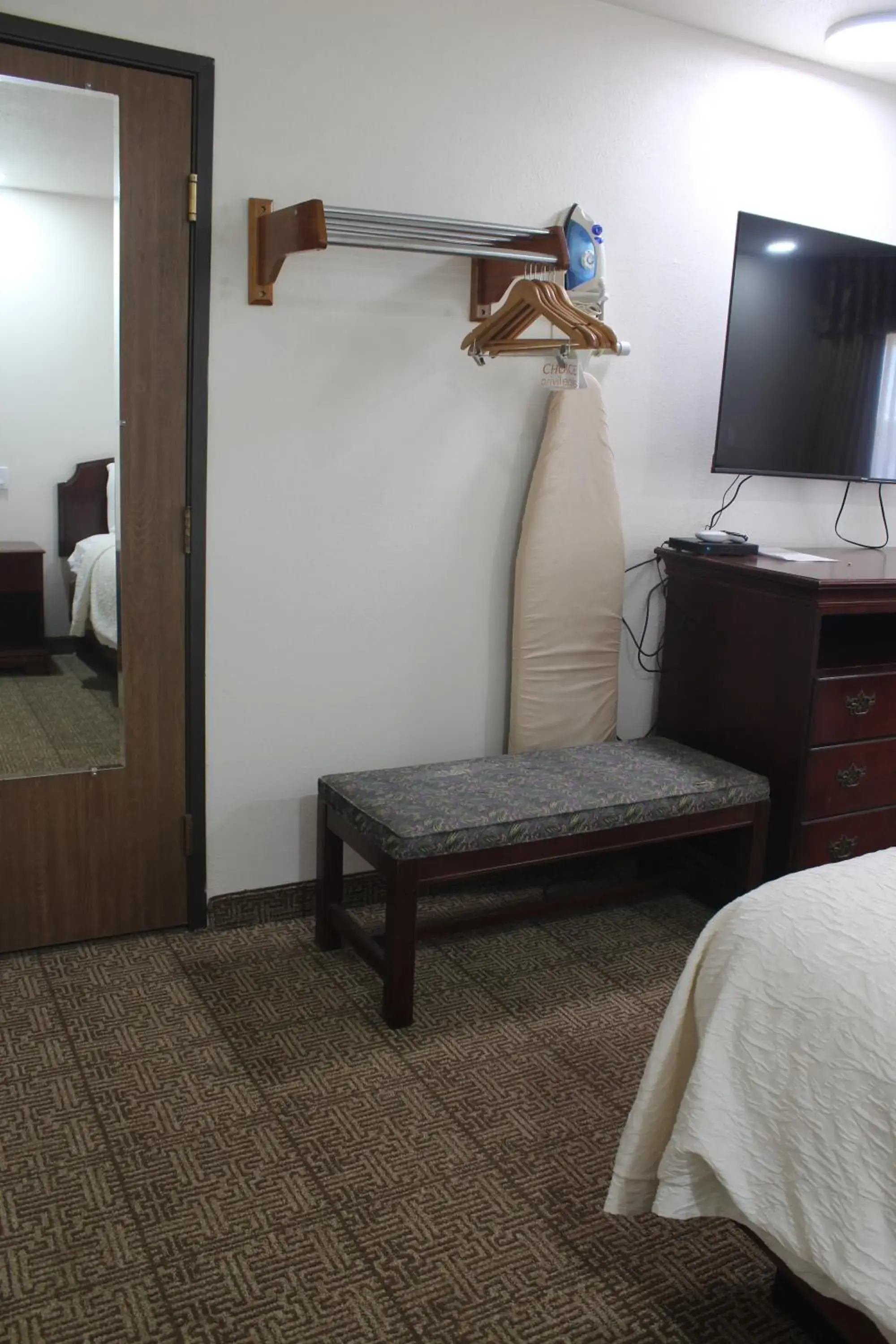 TV and multimedia, Bed in Rodeway Inn Tucumcari