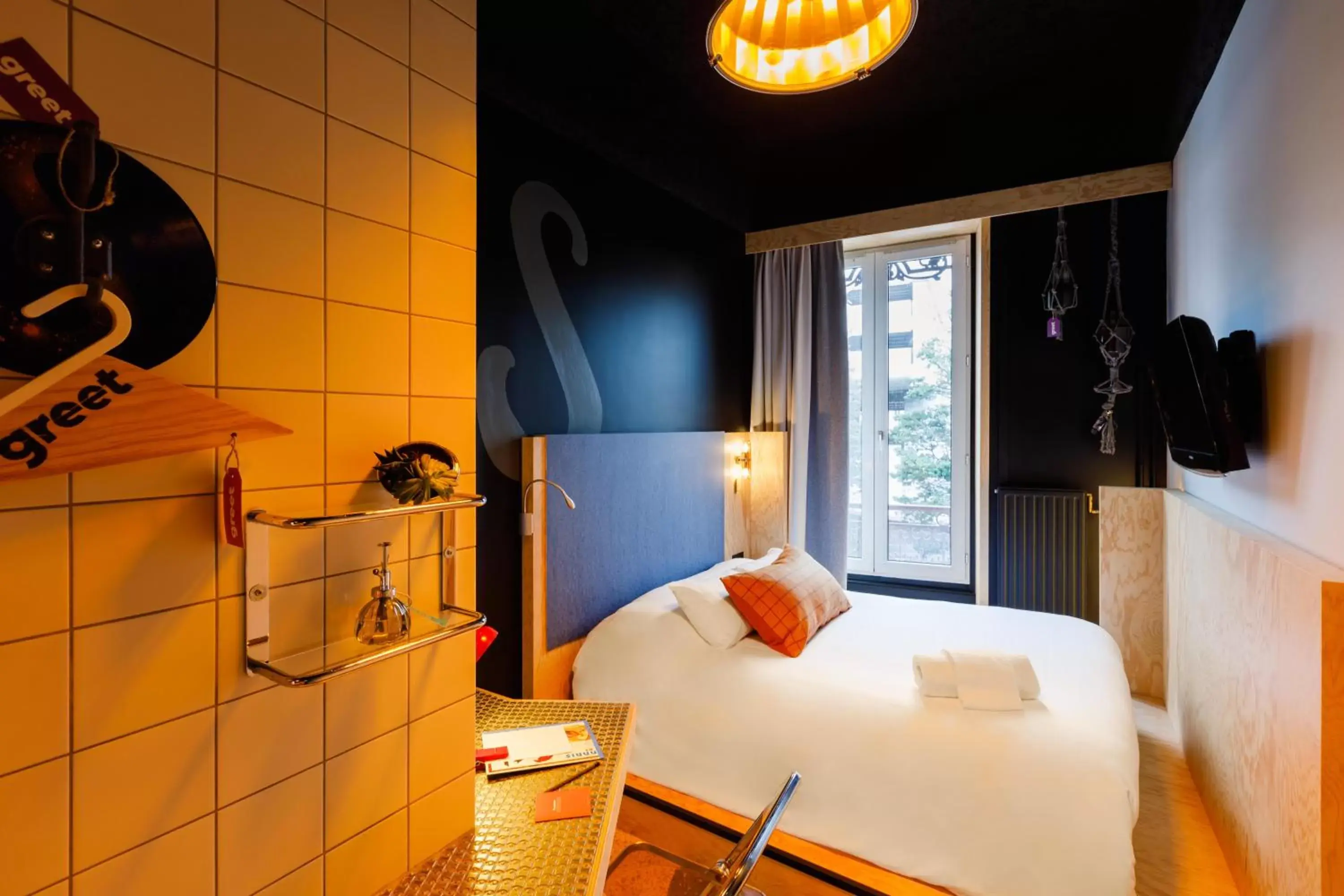 Bedroom in Greet Hotel Lyon Confluence