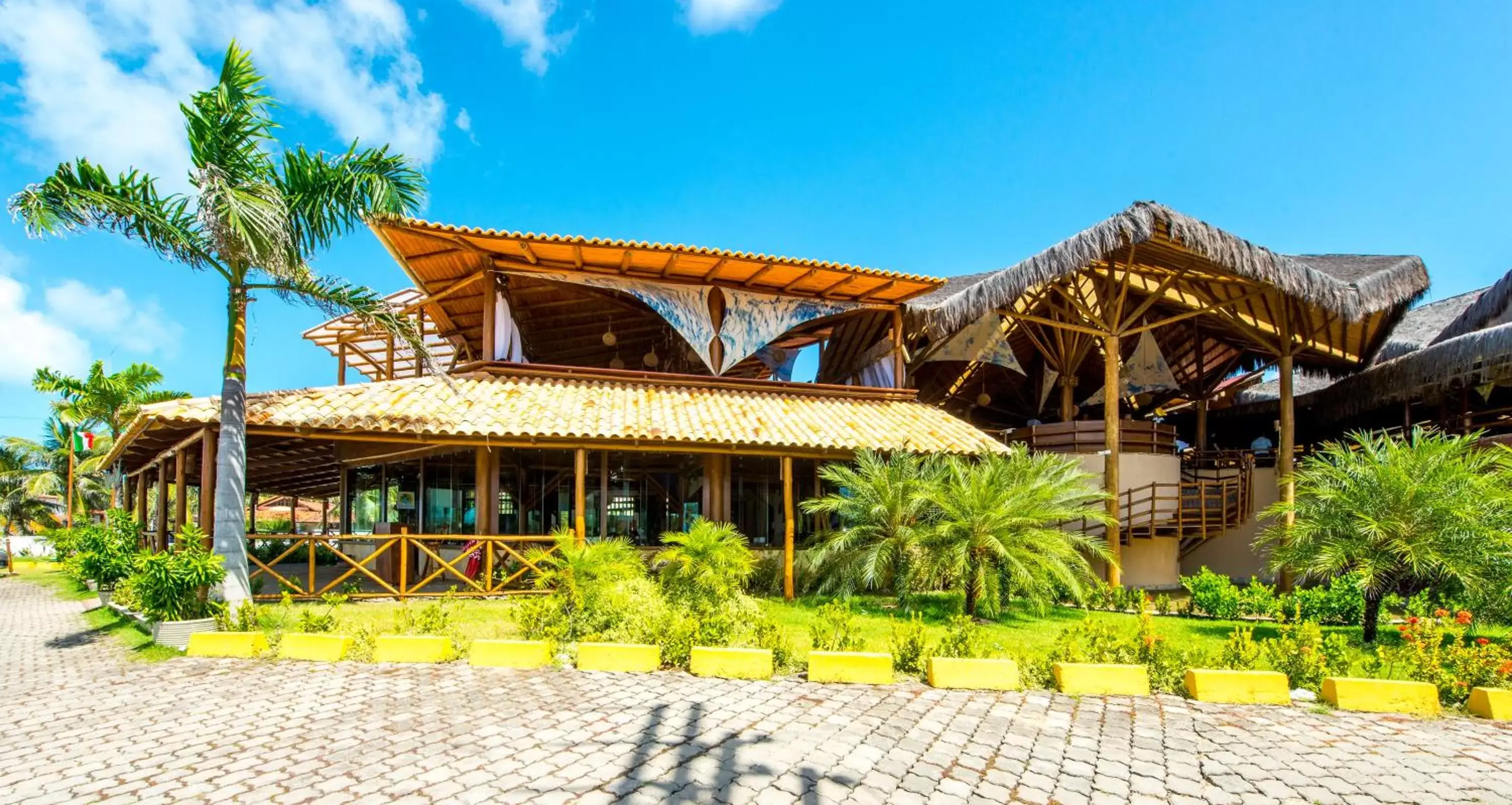 Property Building in Praia Bonita Resort & Conventions - Praia de Camurupim
