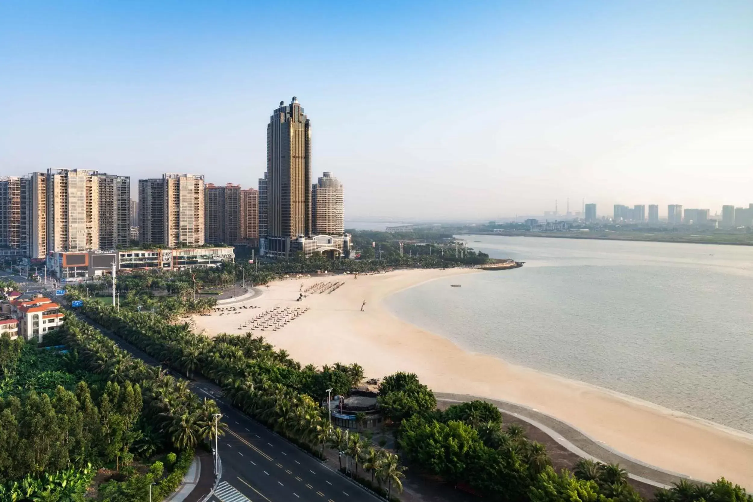 Deluxe King Room with Sea View in Sheraton Zhanjiang Hotel Deluxe King Room with Sea View in Sheraton Zhanjiang Hotel