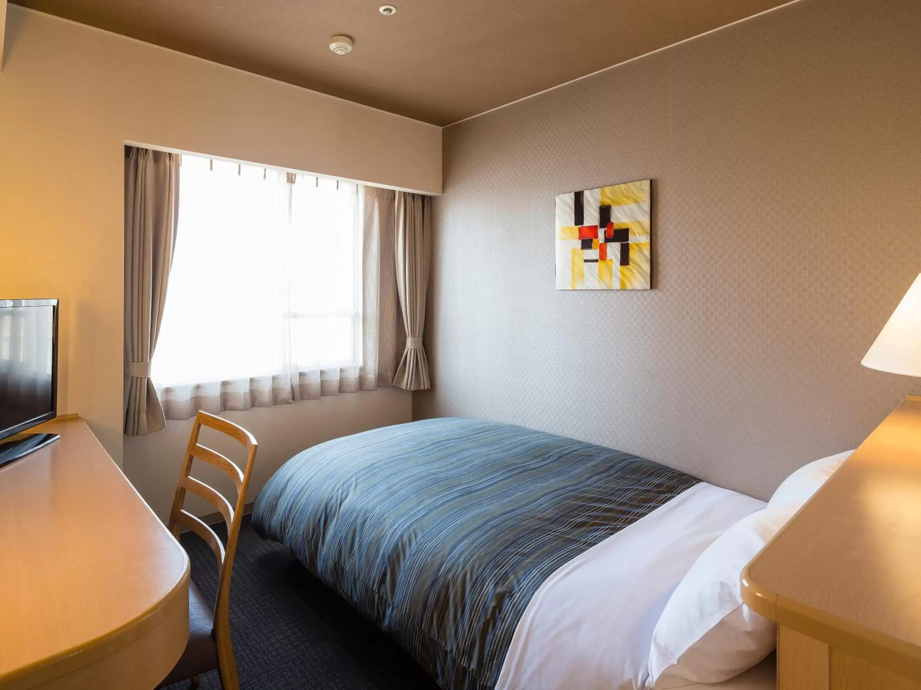 Photo of the whole room, Bed in Himeji Castle Grandvrio Hotel