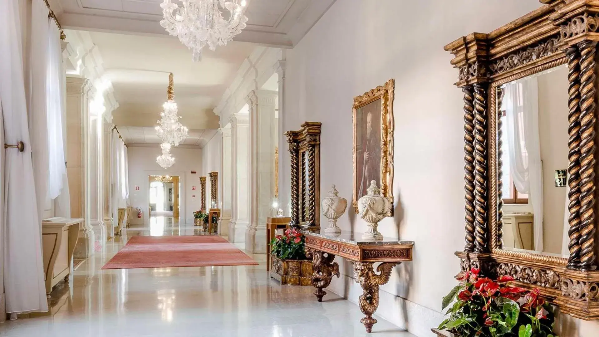 Lobby or reception in San Clemente Palace Kempinski