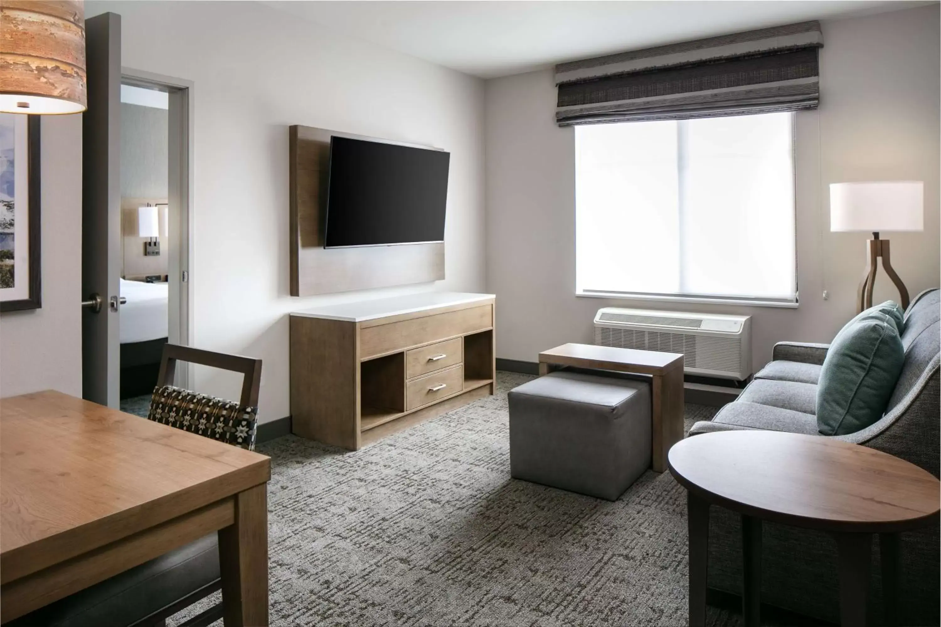 Living room, TV/Entertainment Center in Homewood Suites By Hilton Dillon