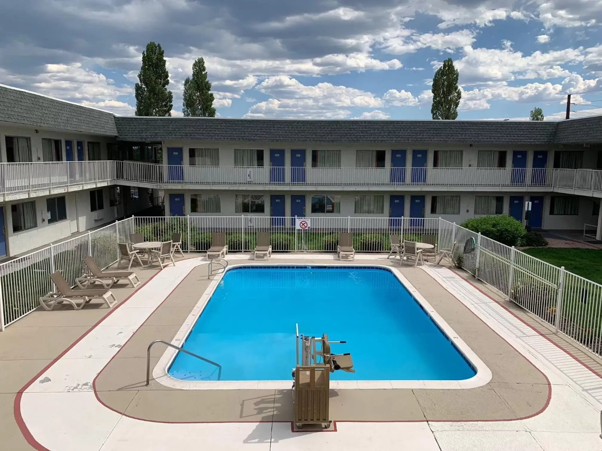 Swimming pool, Pool View in Motel 6-Flagstaff, AZ - Butler