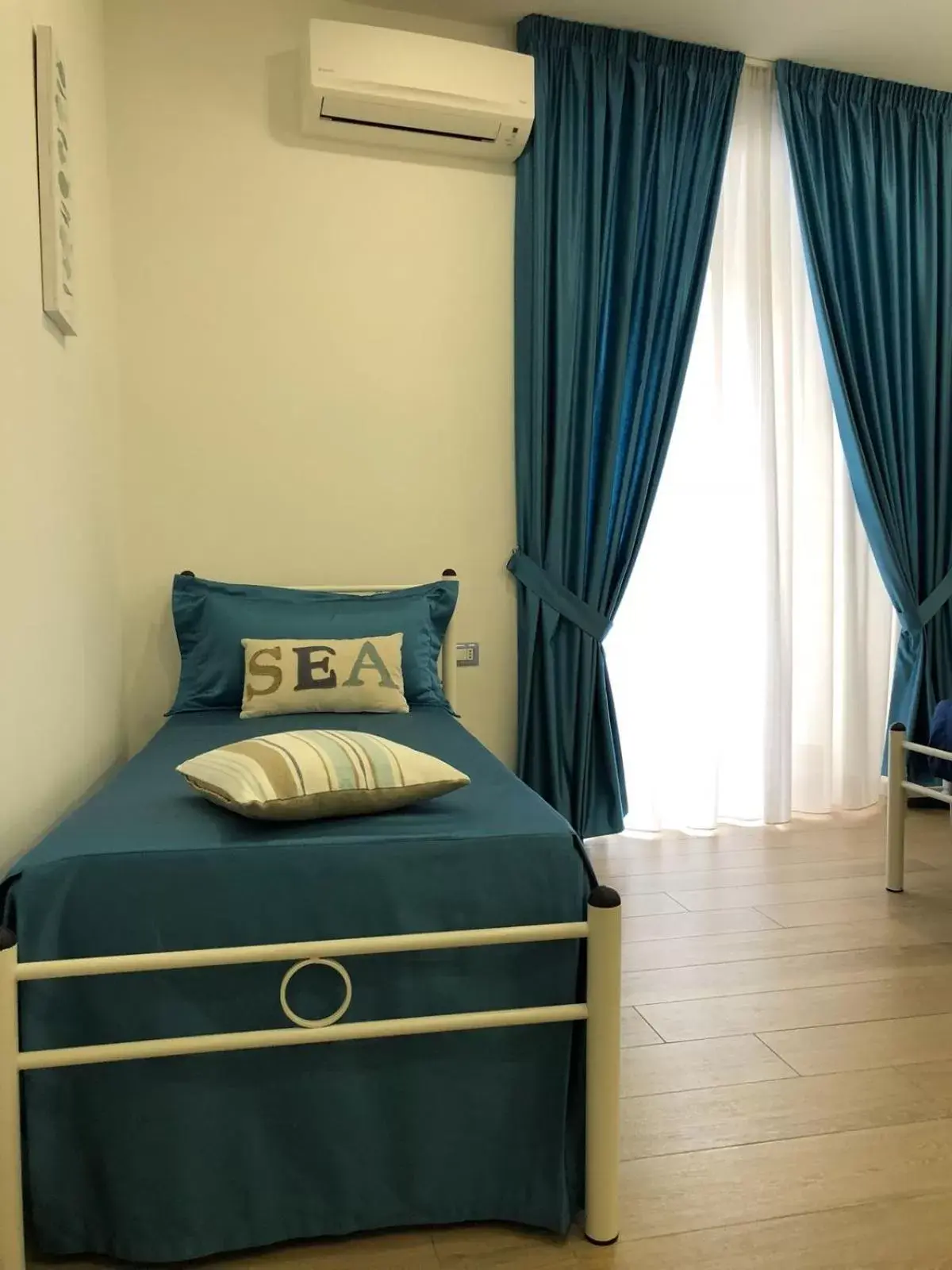 Property building, Bed in Antica Capri B&B