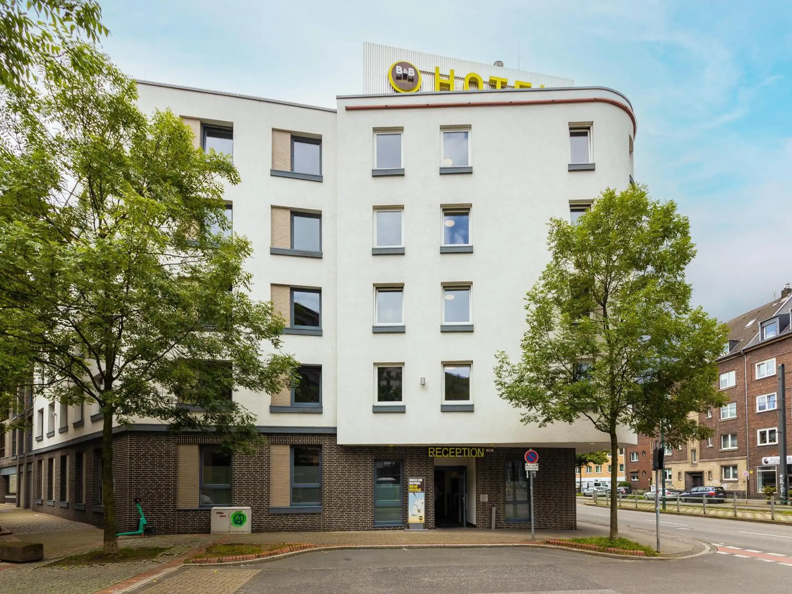 Property Building in B&B Hotel Düsseldorf City-Süd