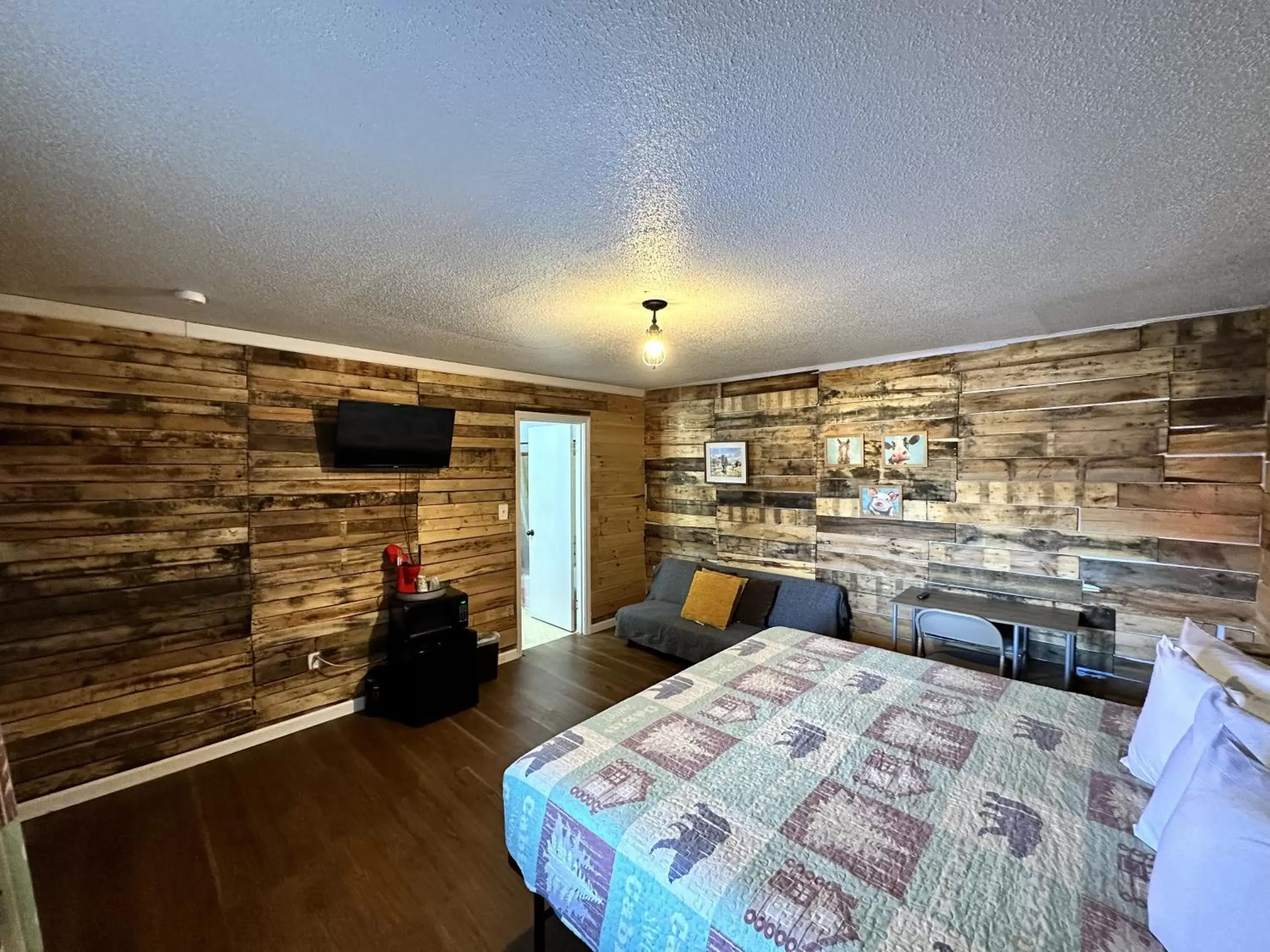 Dining Area in Ski Mountain Lodge