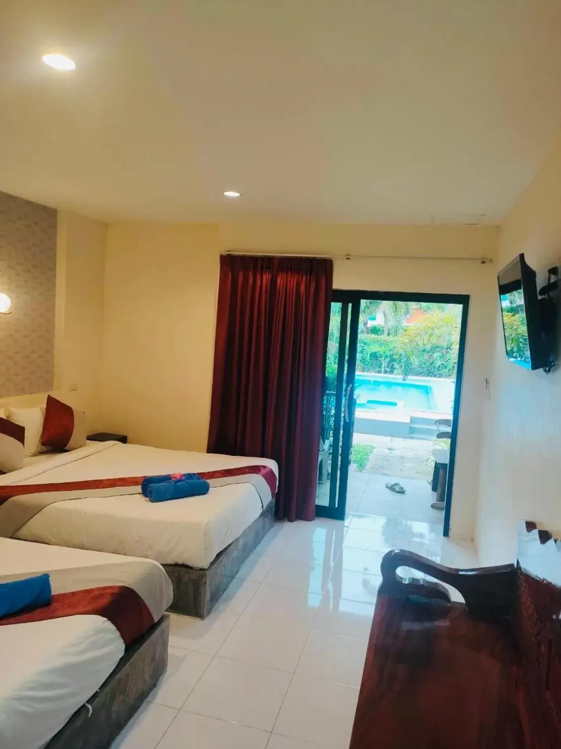 Bed in Andawa Lanta Resort