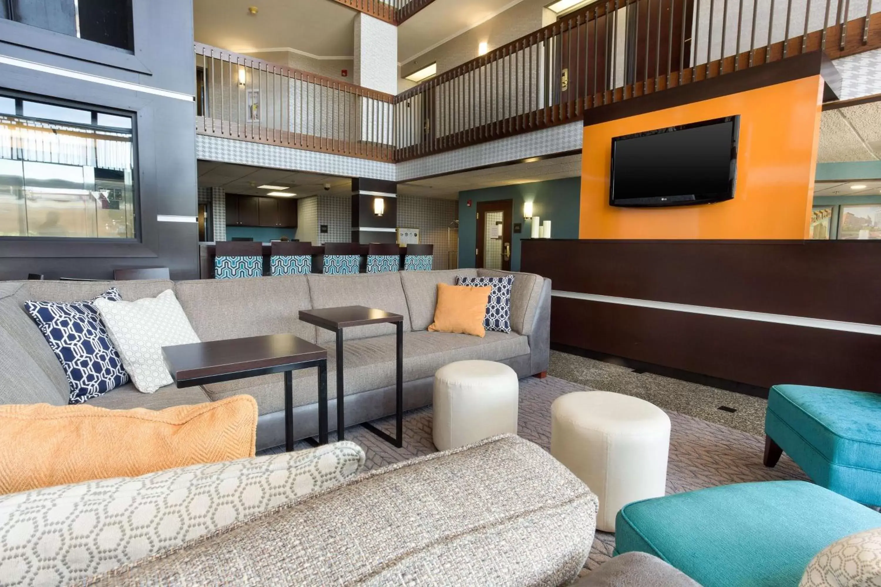 Lobby or reception, Seating Area in Drury Inn & Suites Greensboro