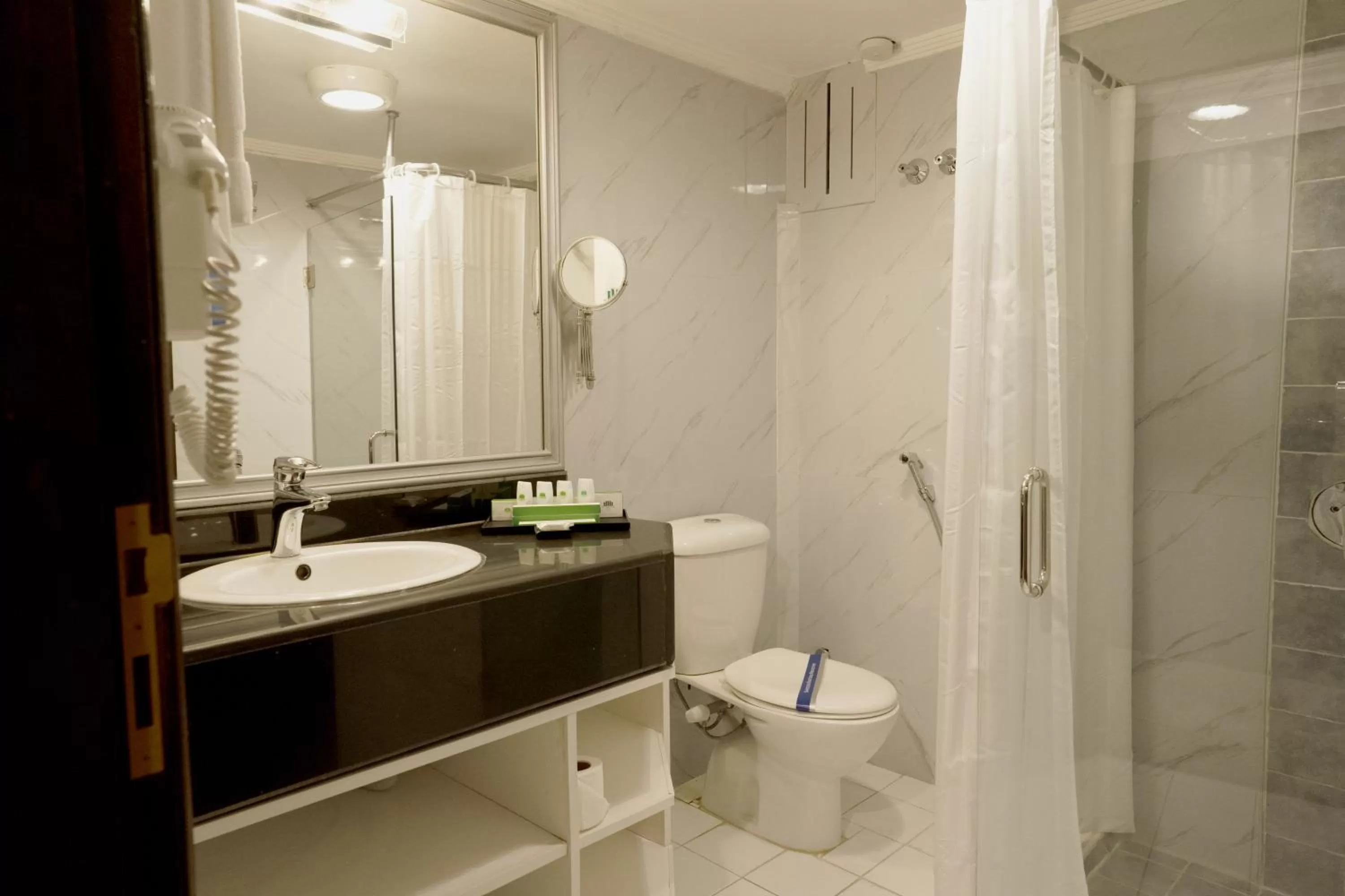 Bathroom in City Tower Hotel