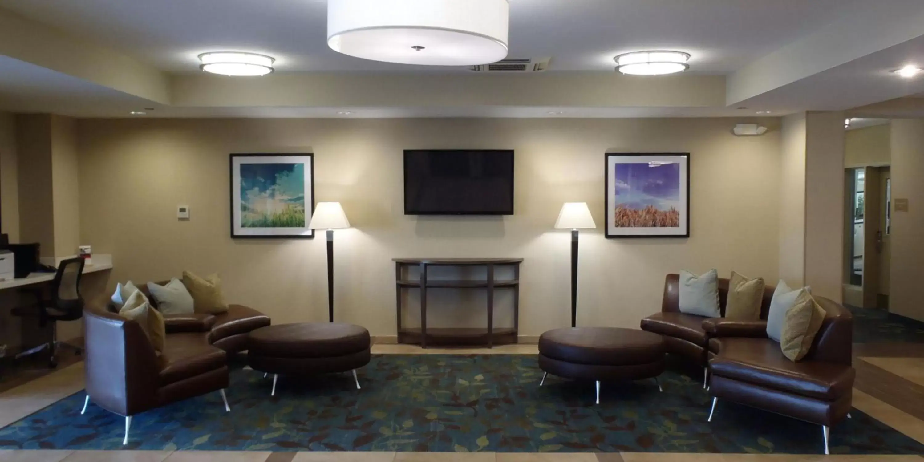Property building, Lobby/Reception in Candlewood Suites Pearl, an IHG Hotel