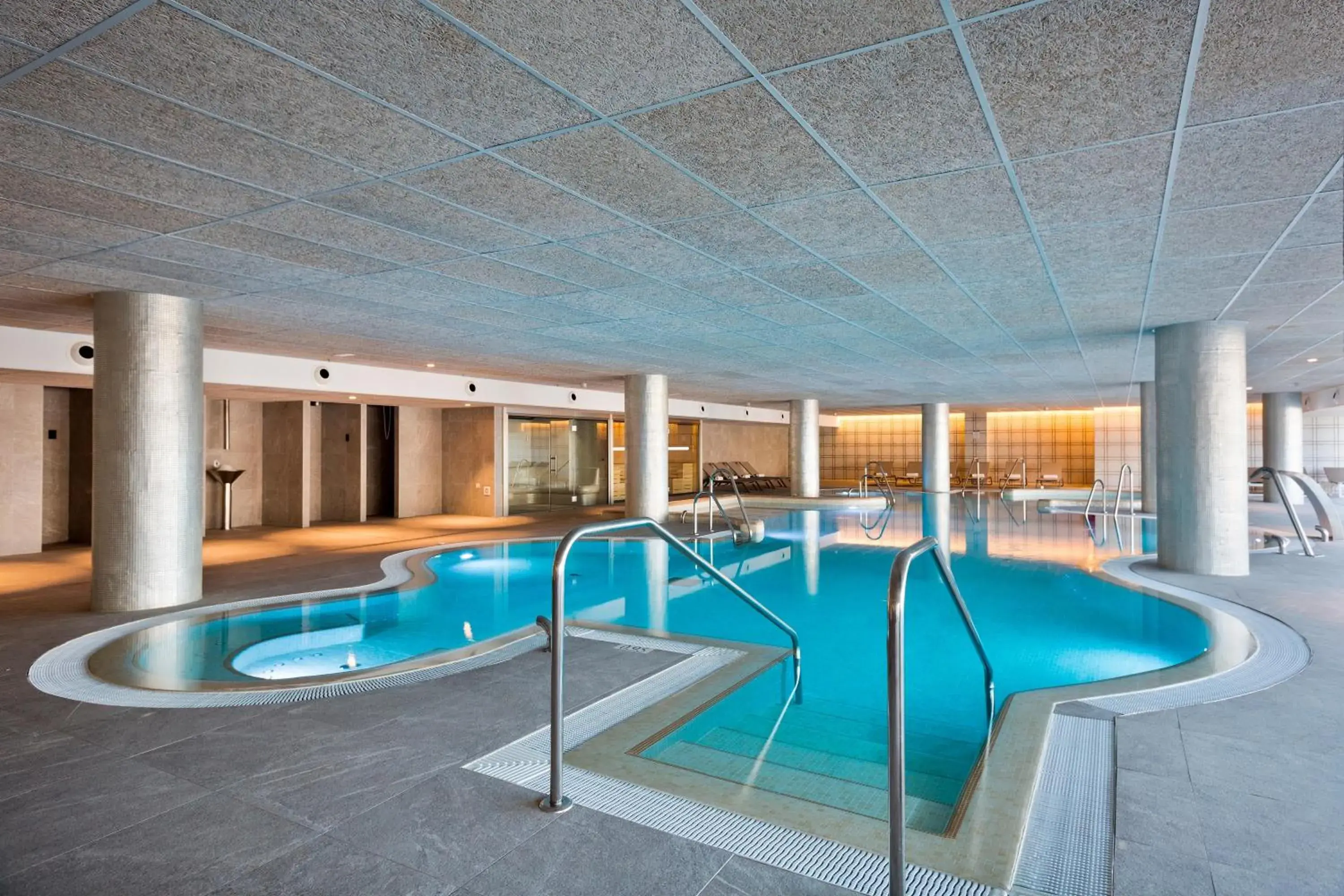 Hot Spring Bath, Swimming Pool in Hotel Best Costa Ballena