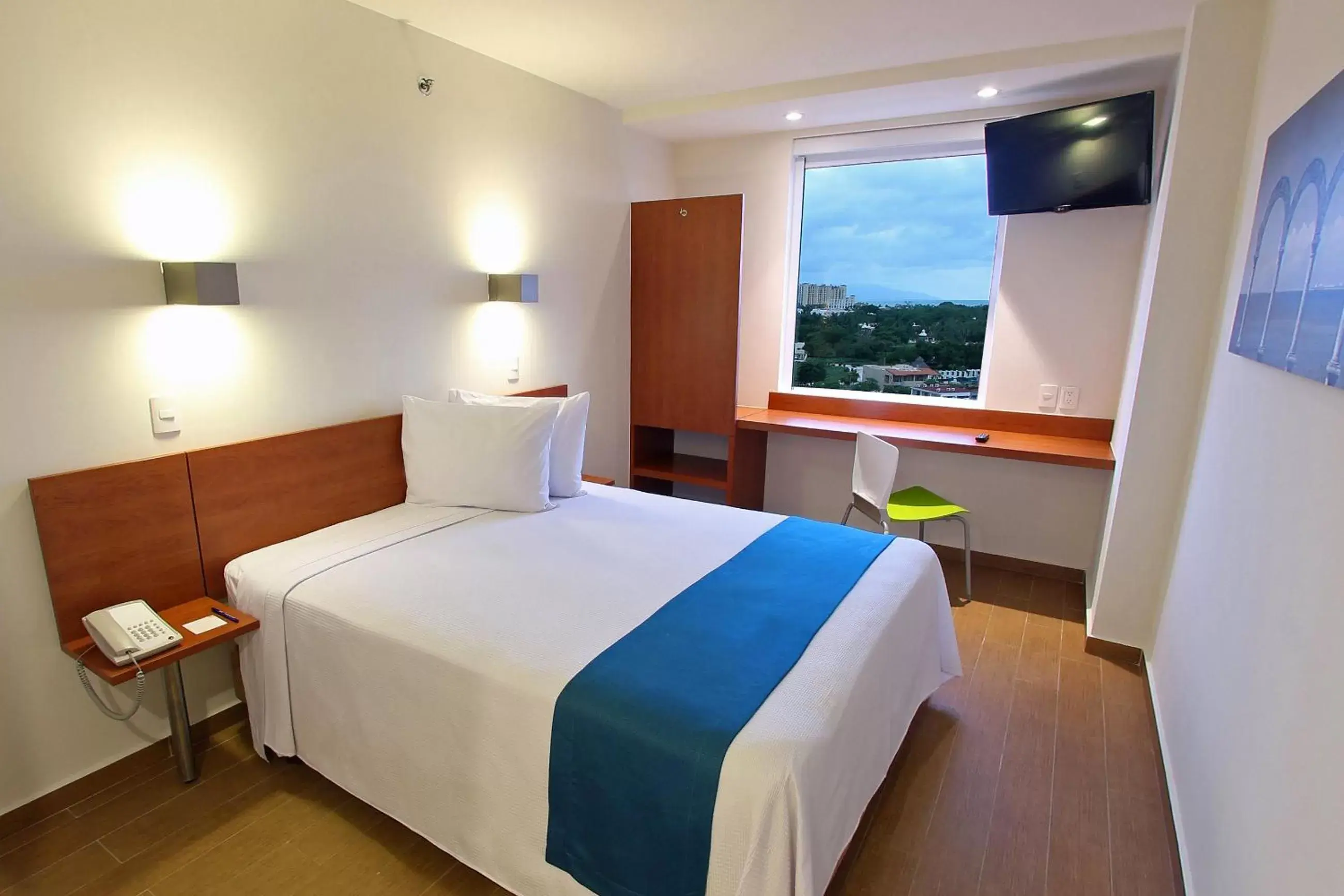 Photo of the whole room, Bed in One Puerto Vallarta Aeropuerto