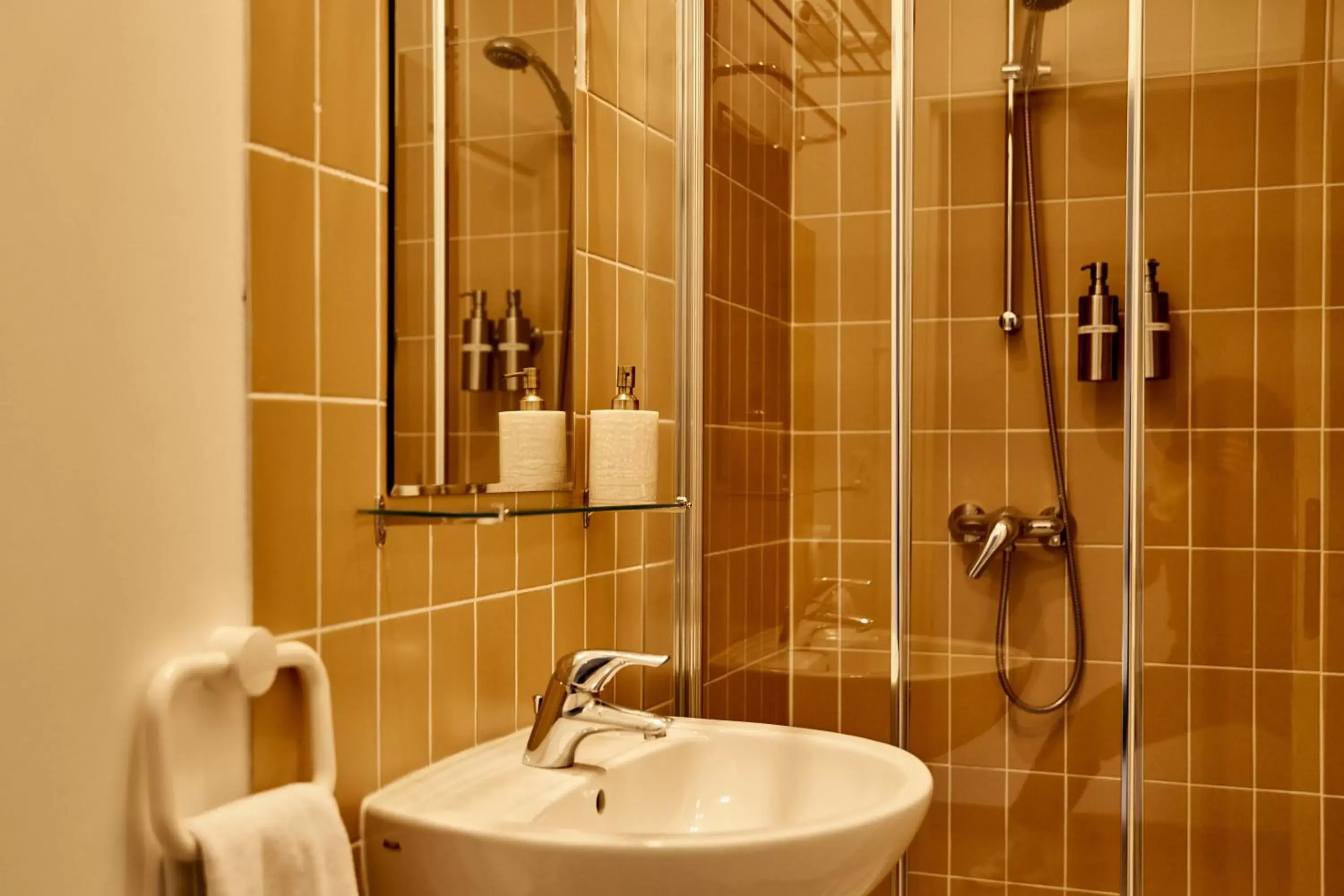 Bathroom in La Maison du Gasseau