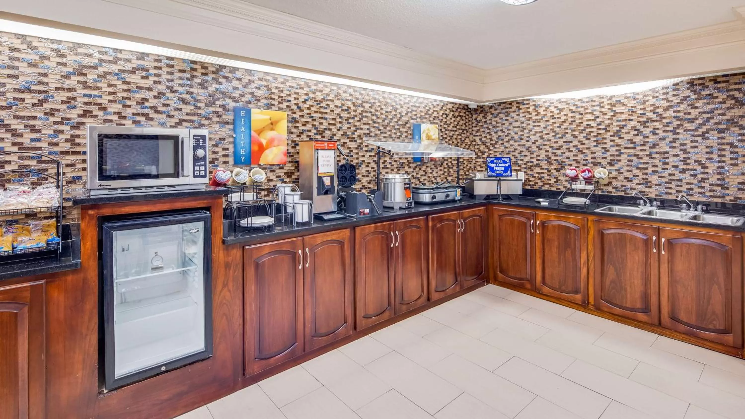 Restaurant/places to eat in Best Western Inn & Suites of Macon