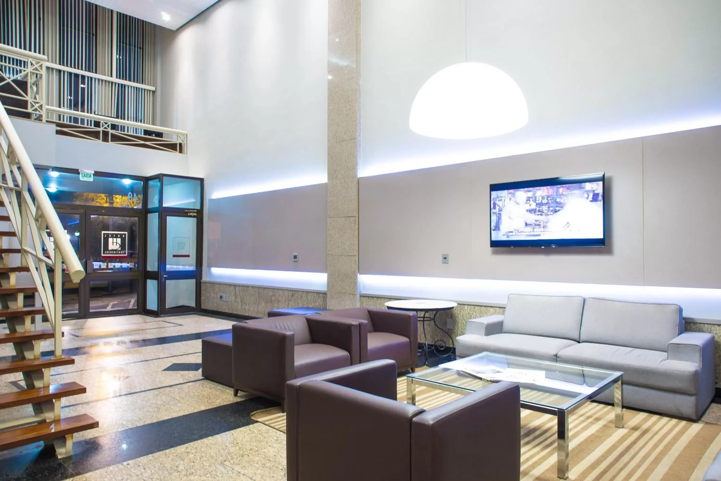 Lobby or reception, Lounge/Bar in Hotel Continental Business - 200 metros do Complexo Hospitalar Santa Casa