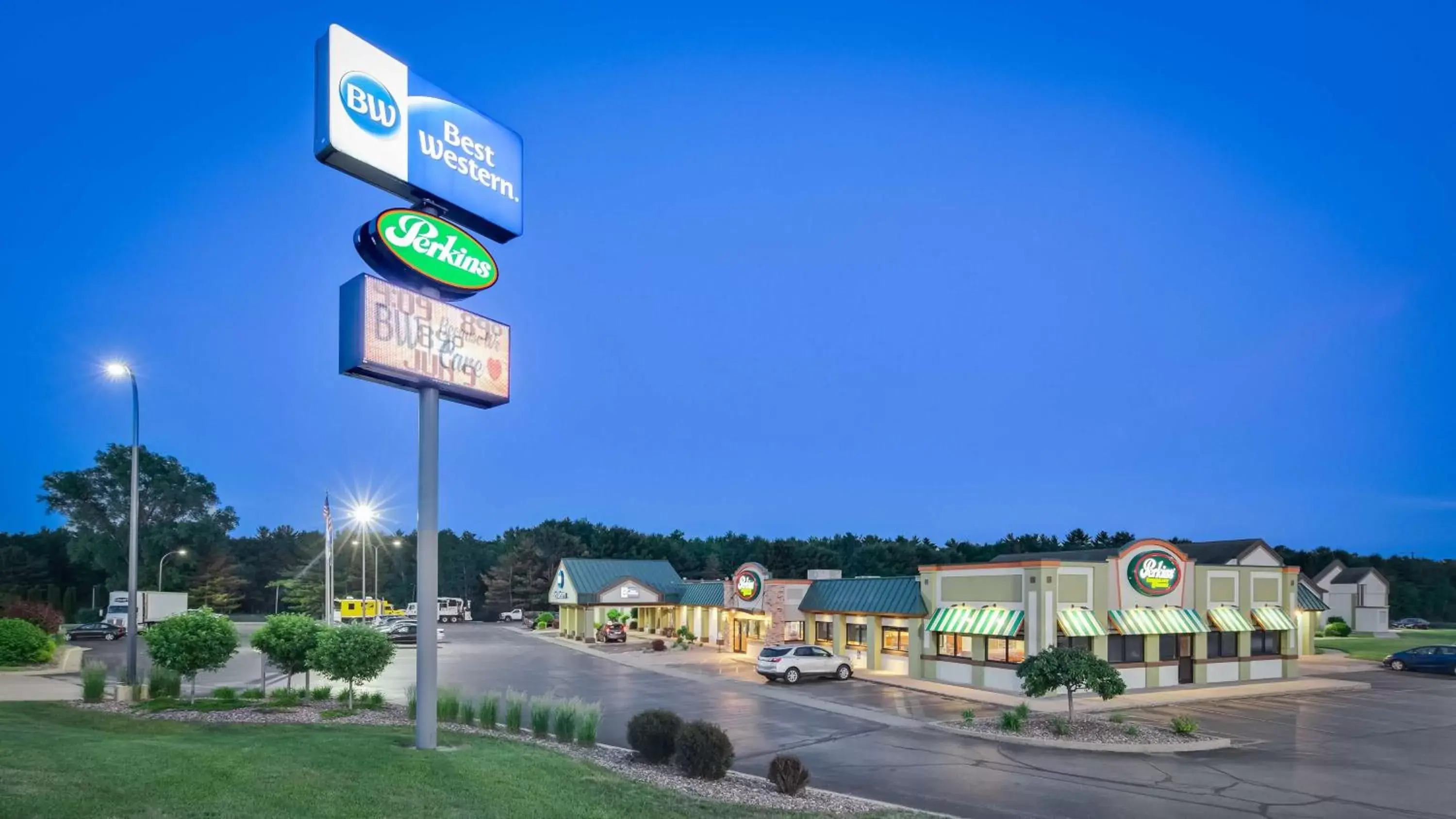 Property building in Best Western Tomah Hotel