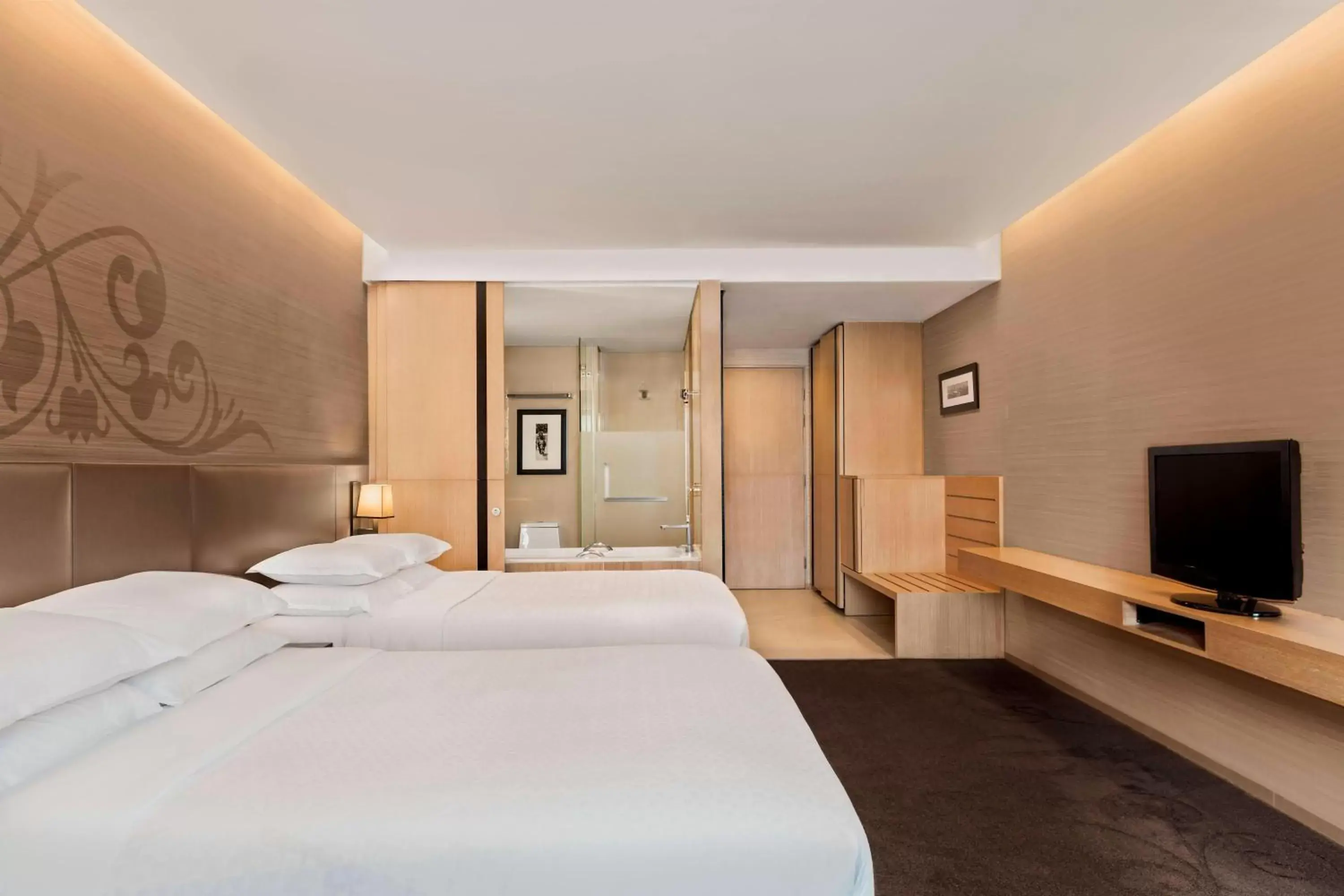 Photo of the whole room, Bed in Four Points by Sheraton Bangkok, Sukhumvit 15
