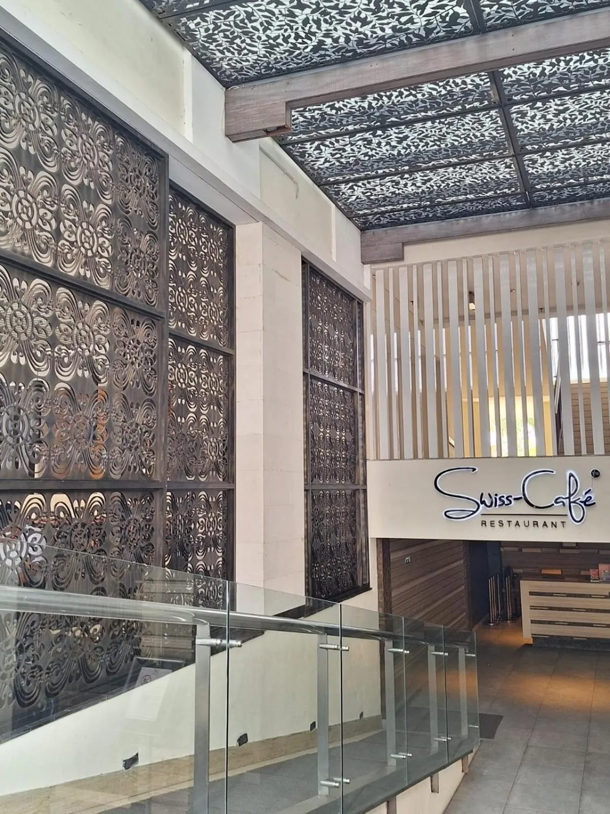 Restaurant/places to eat in Swiss-Belhotel Tuban Bali