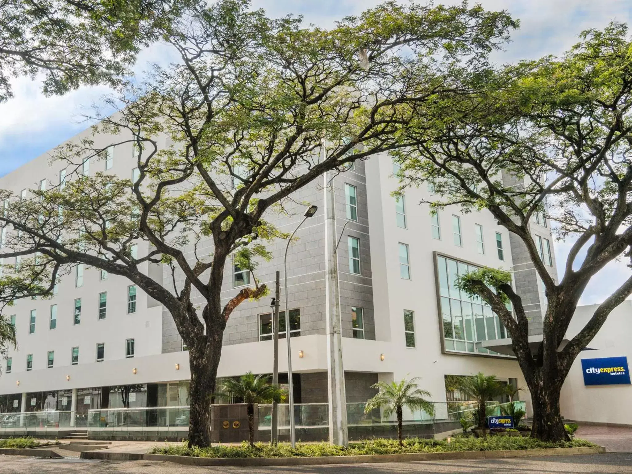 Facade/entrance, Property Building in City Express Plus by Marriott Cali Colombia