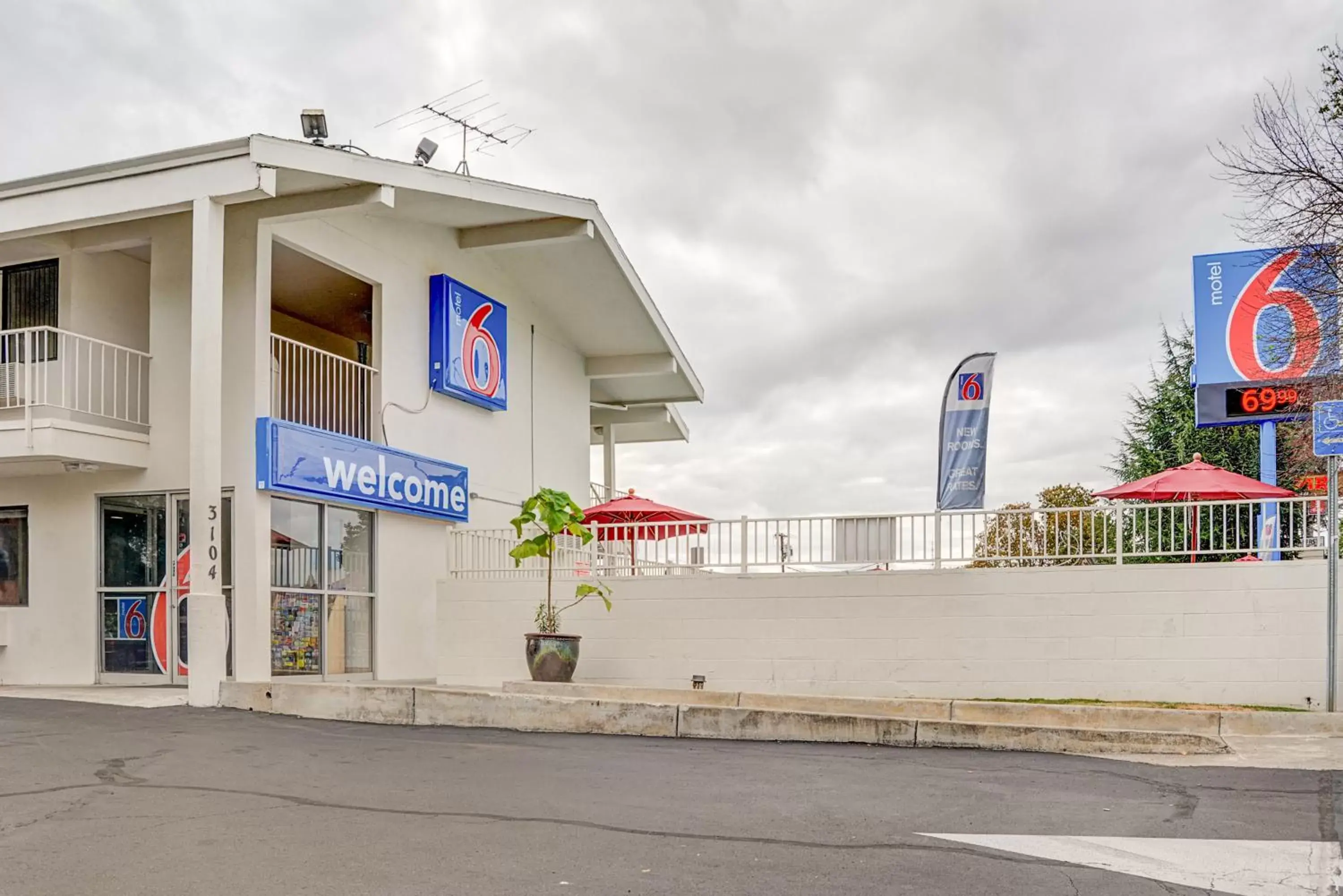 Other, Property Building in Motel 6-Portland, OR - Central