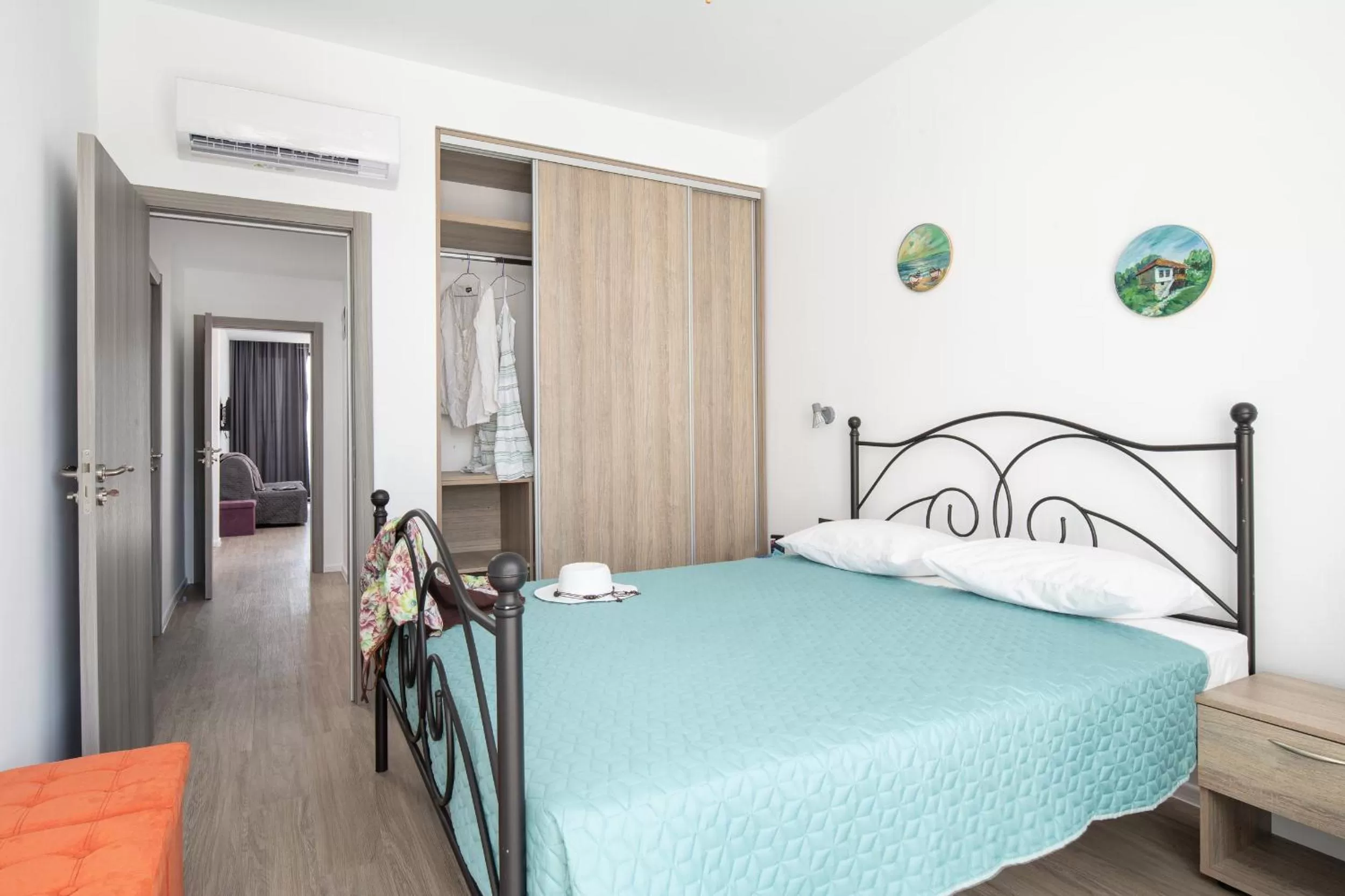 Bedroom, Bed in Grand Dodo's Triada Seaview Studios