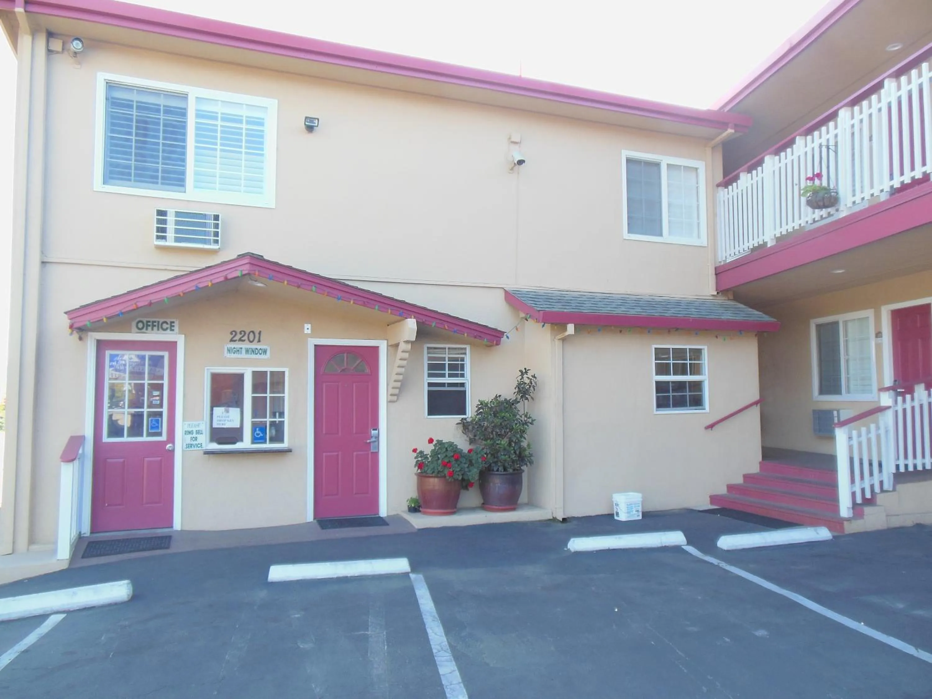 Property building in Sealamp Inn