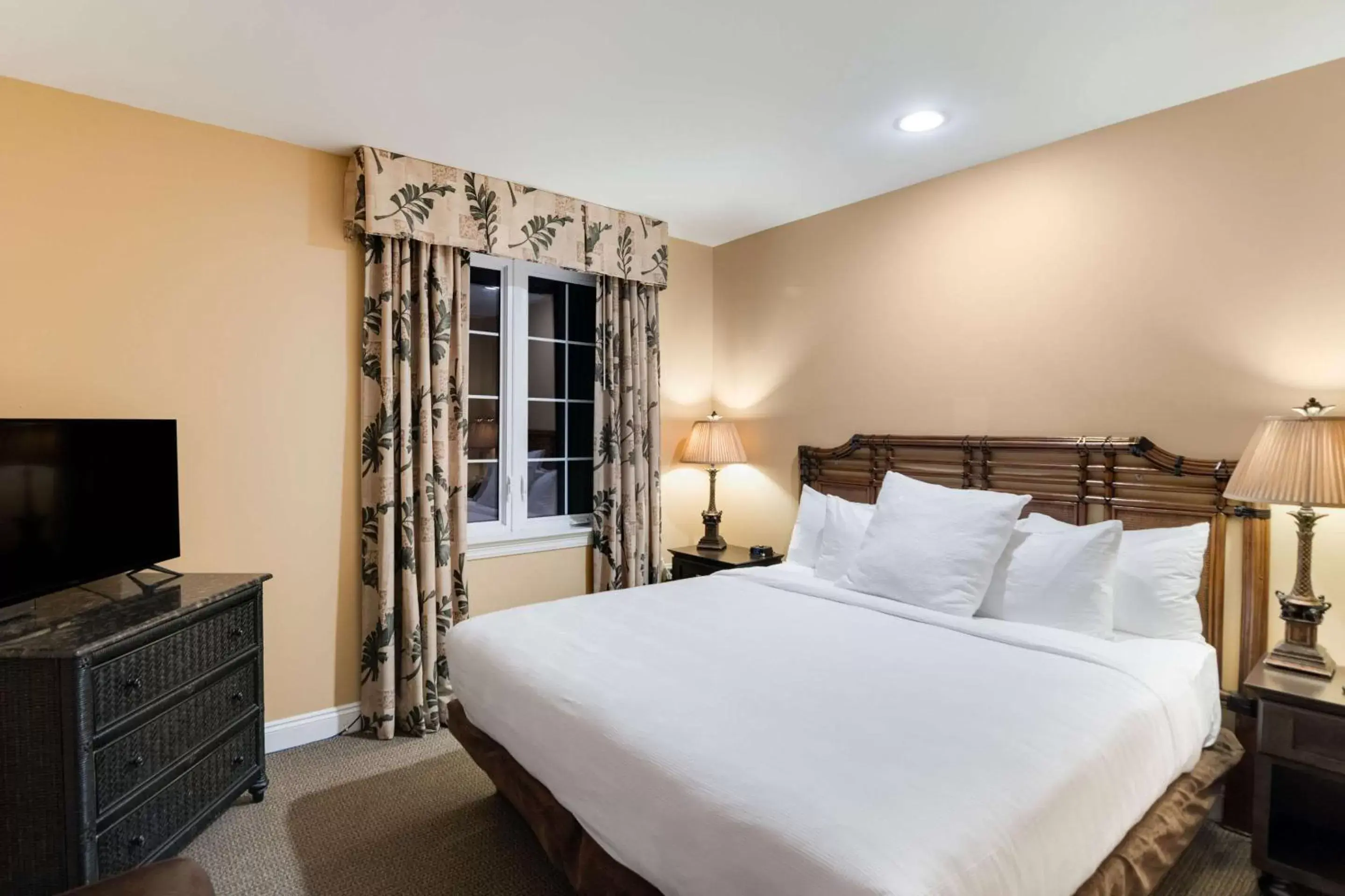 Photo of the whole room, Bed in The Port Inn and Cottages, Ascend Hotel Collection