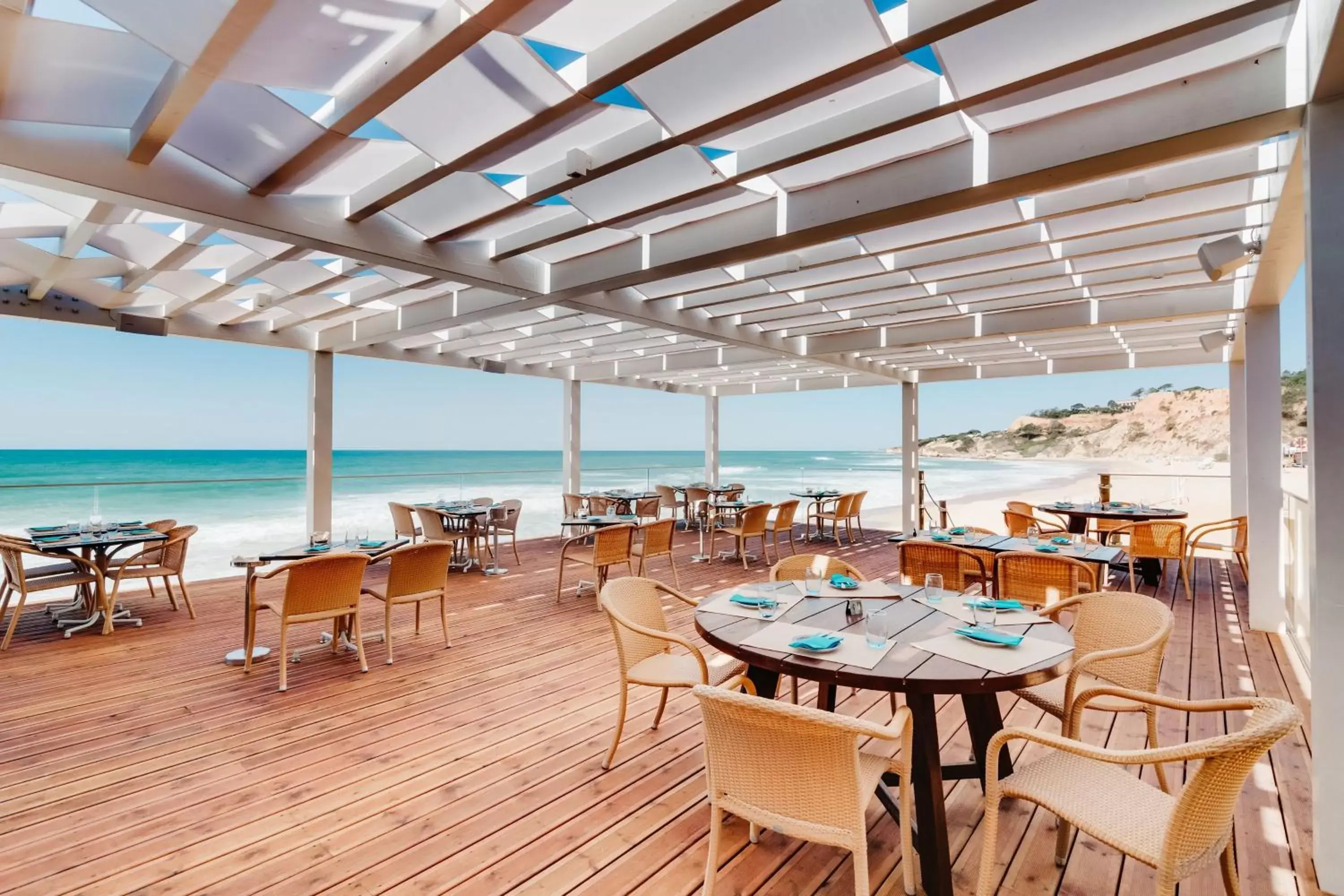 Restaurant/places to eat in Pine Cliffs Residence, a Luxury Collection Resort, Algarve