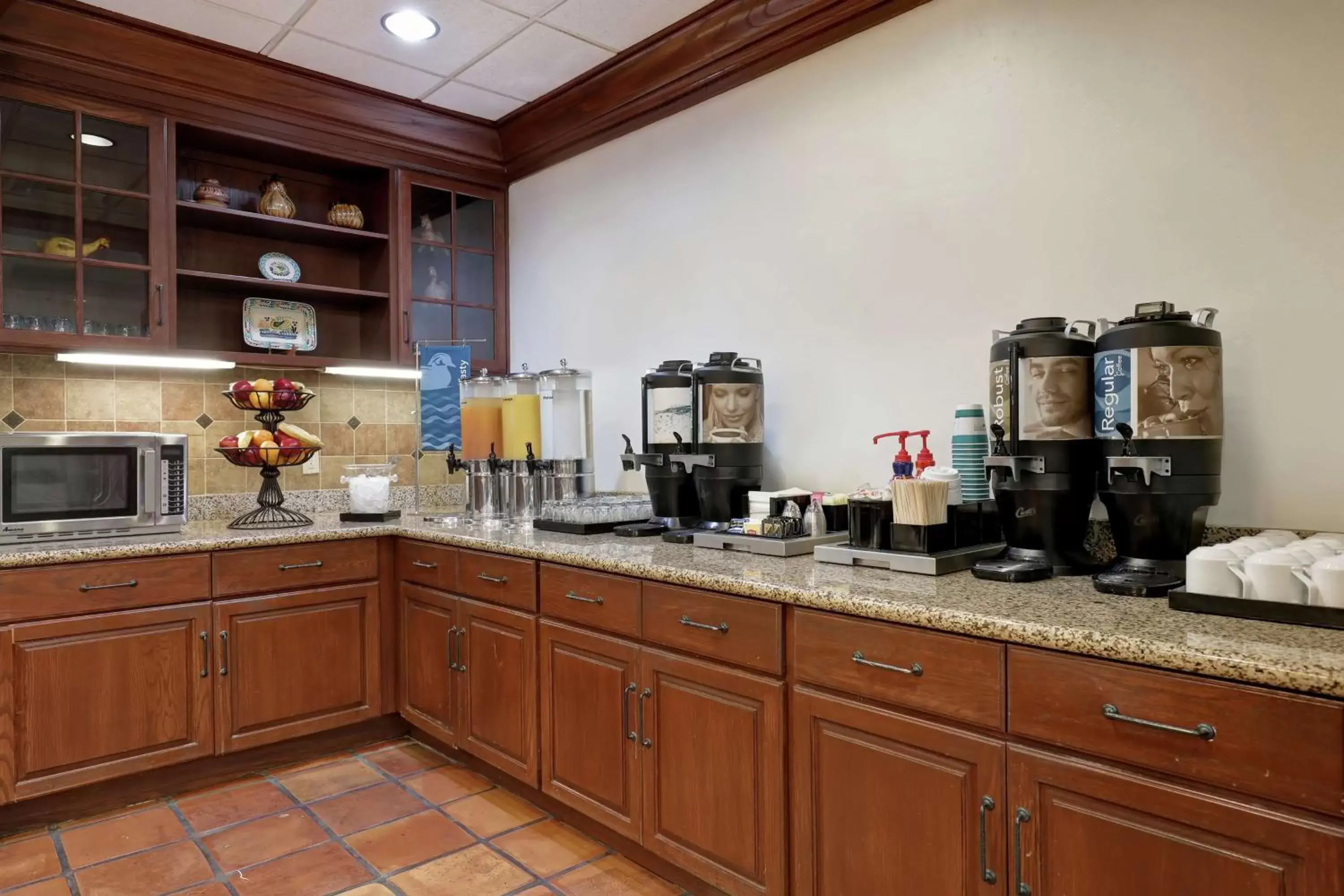 Breakfast, Kitchen/Kitchenette in Homewood Suites by Hilton McAllen