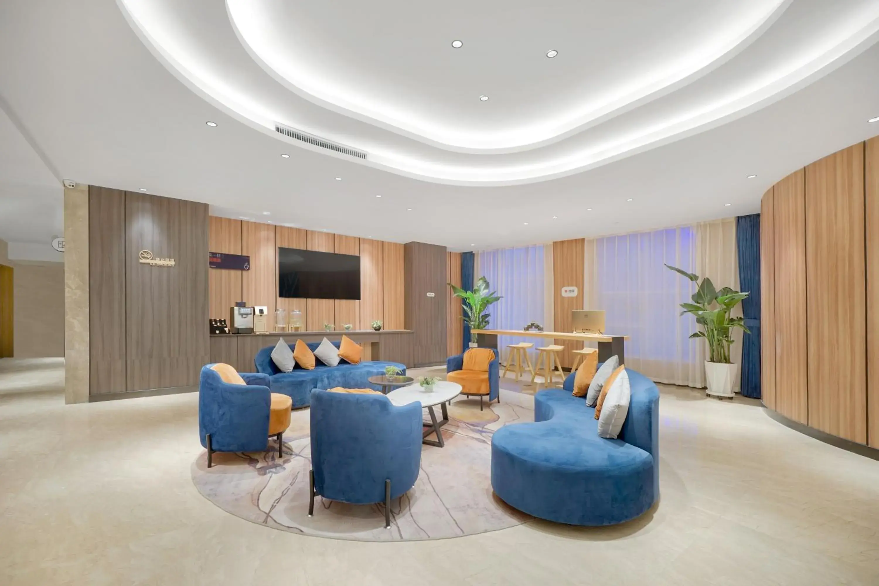 Lobby or reception, Seating Area in Holiday Inn Express - Harbin Songbei New District, an IHG Hotel