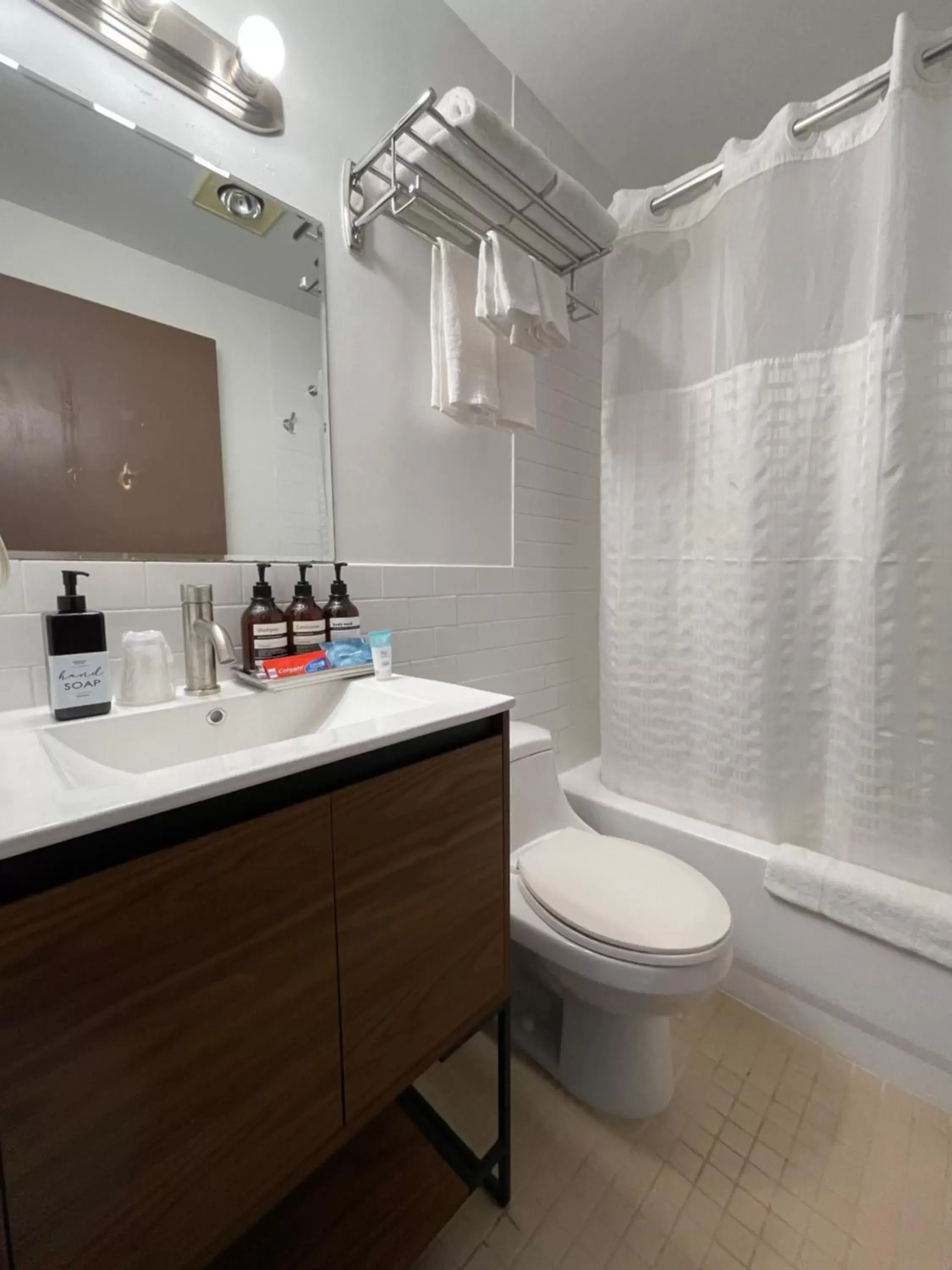 Bathroom in Hotel Mimosa