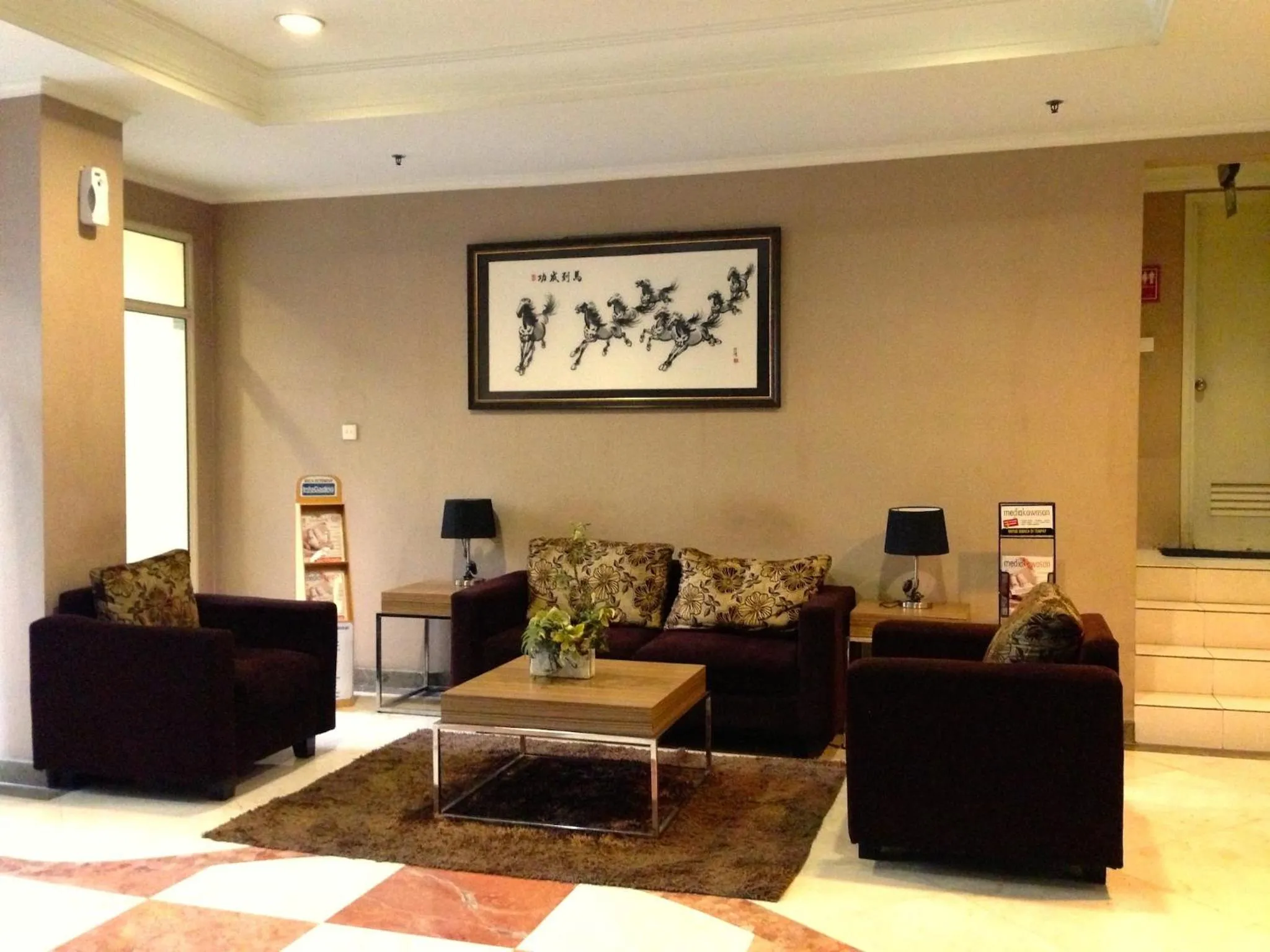 Lobby or reception in Ravarine Suite Apartment
