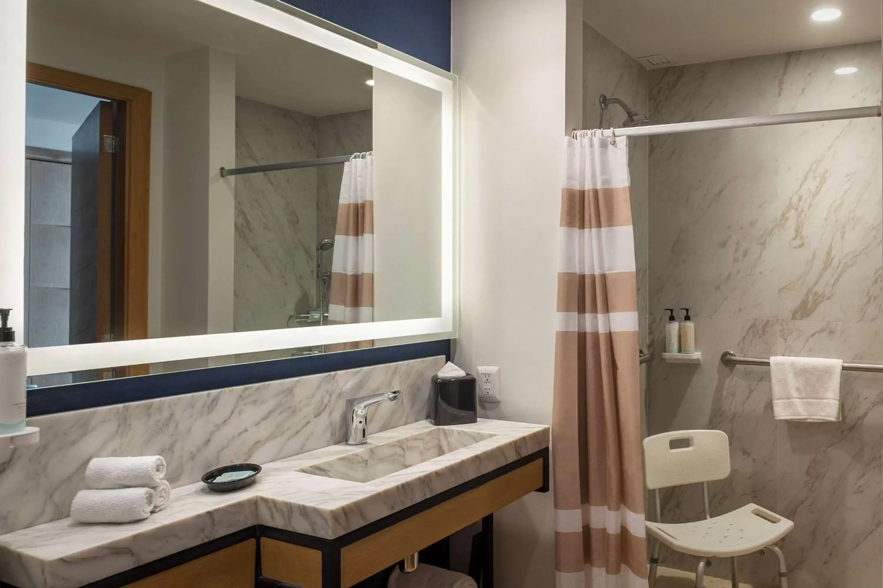 Bathroom in Hilton Garden Inn Cancun Airport