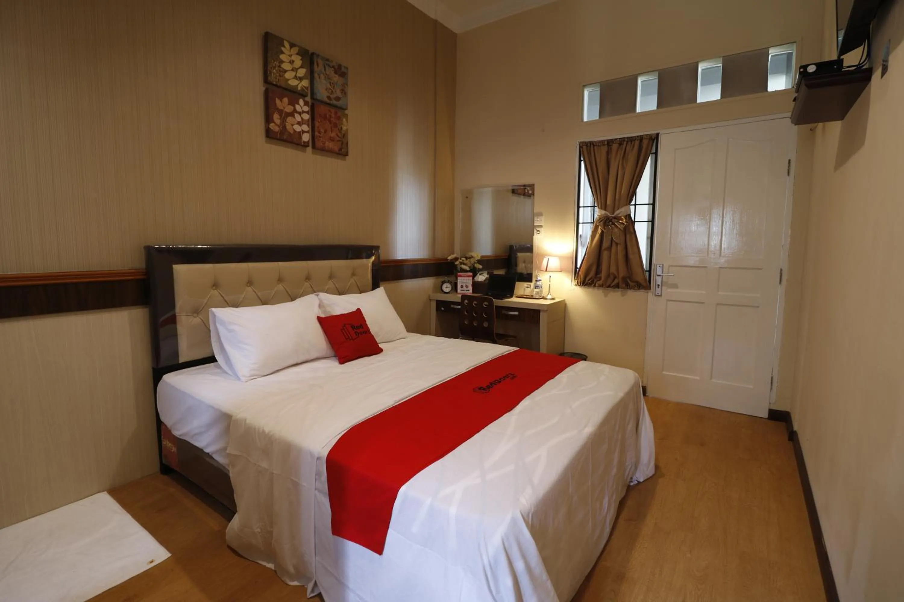 Bedroom, Bed in RedDoorz Plus near Universitas Sumatera Utara