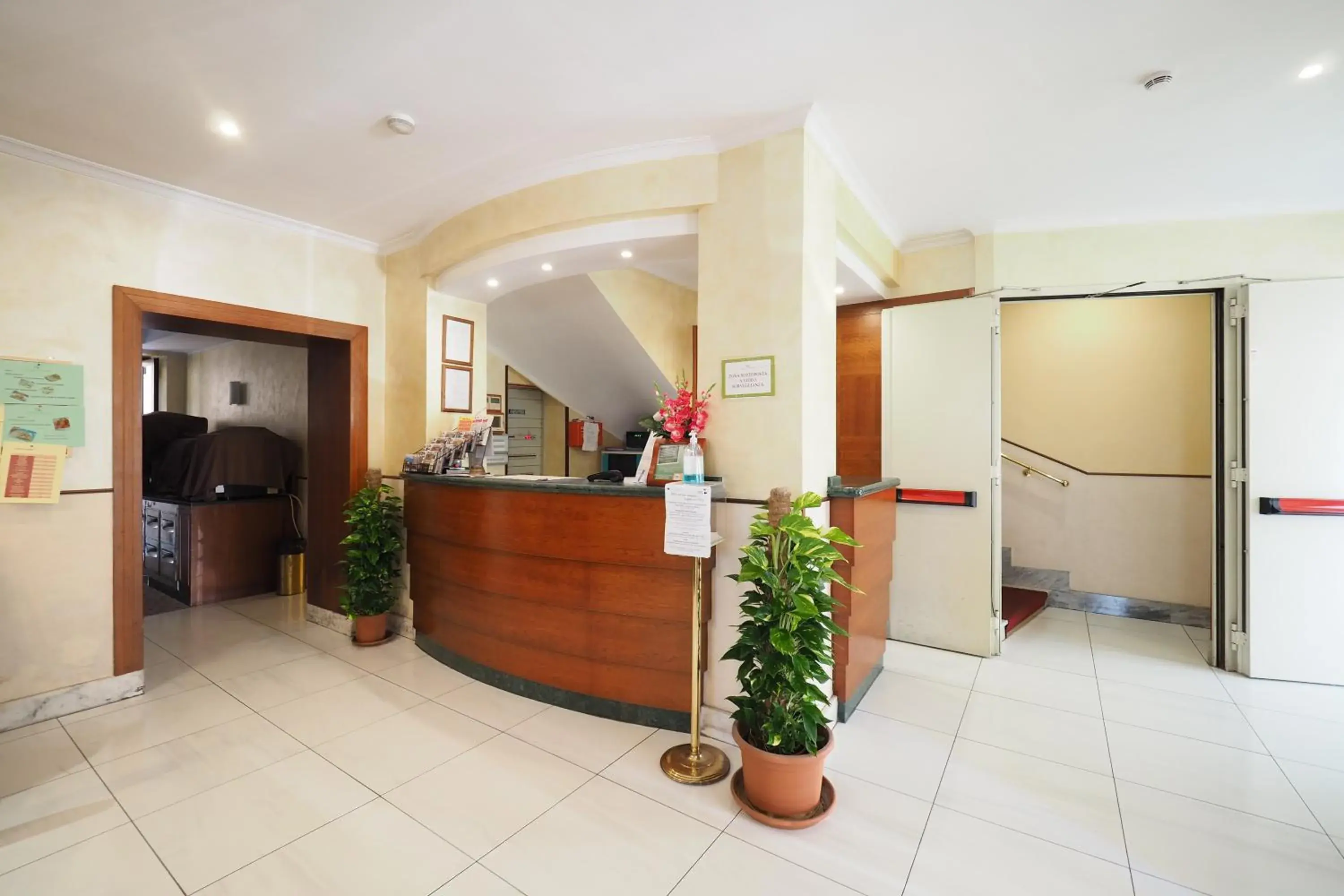 Lobby/Reception in Hotel Osimar