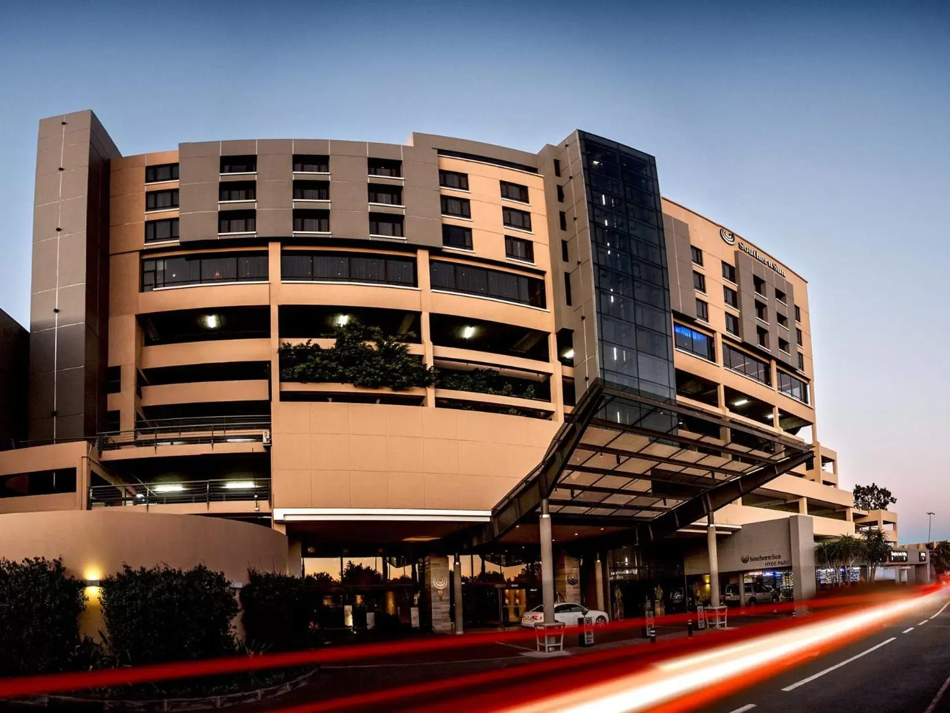 Facade/entrance, Property Building in Southern Sun Hyde Park Sandton