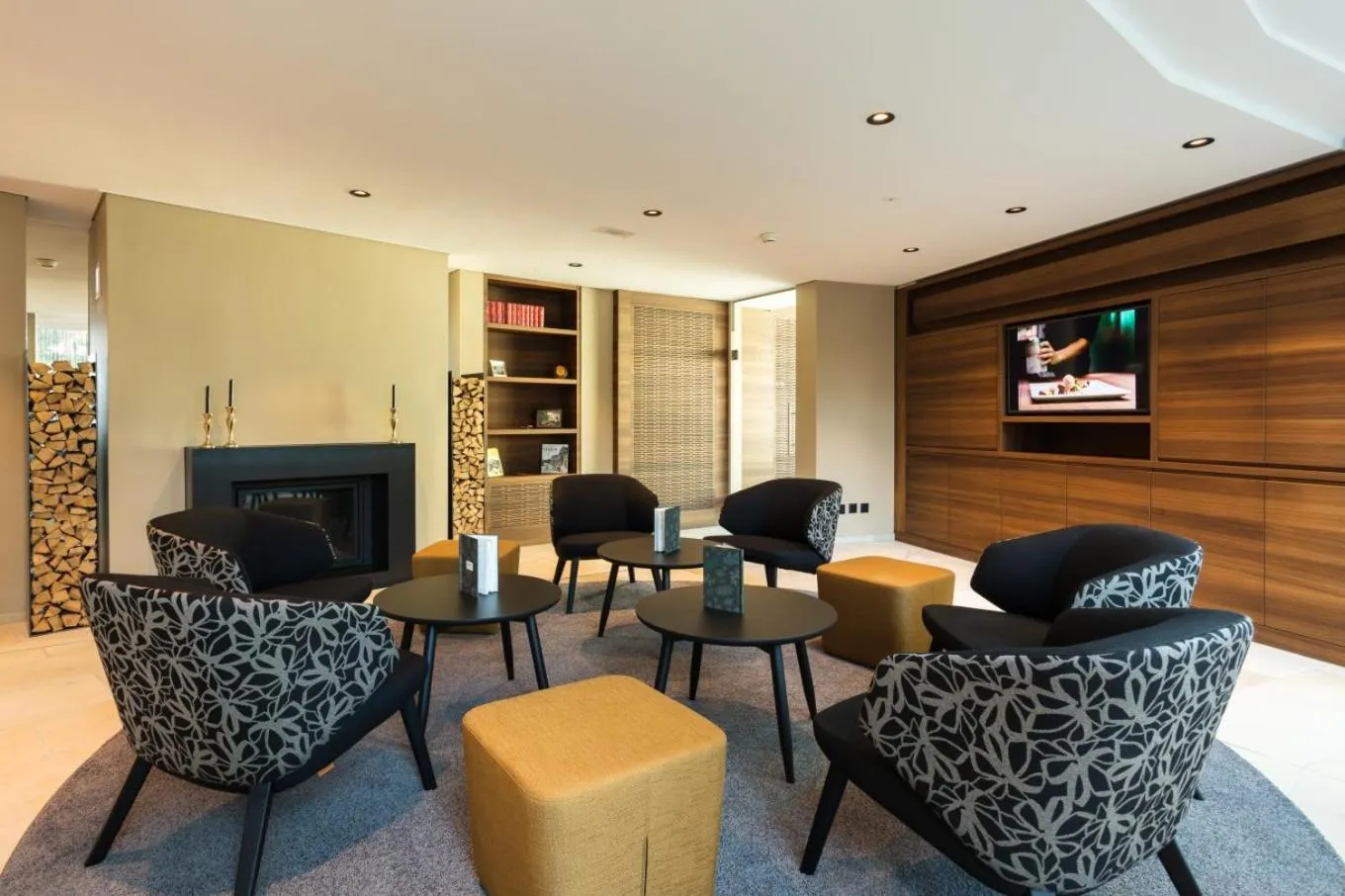 Lobby or reception in Engimatt City & Garden Hotel