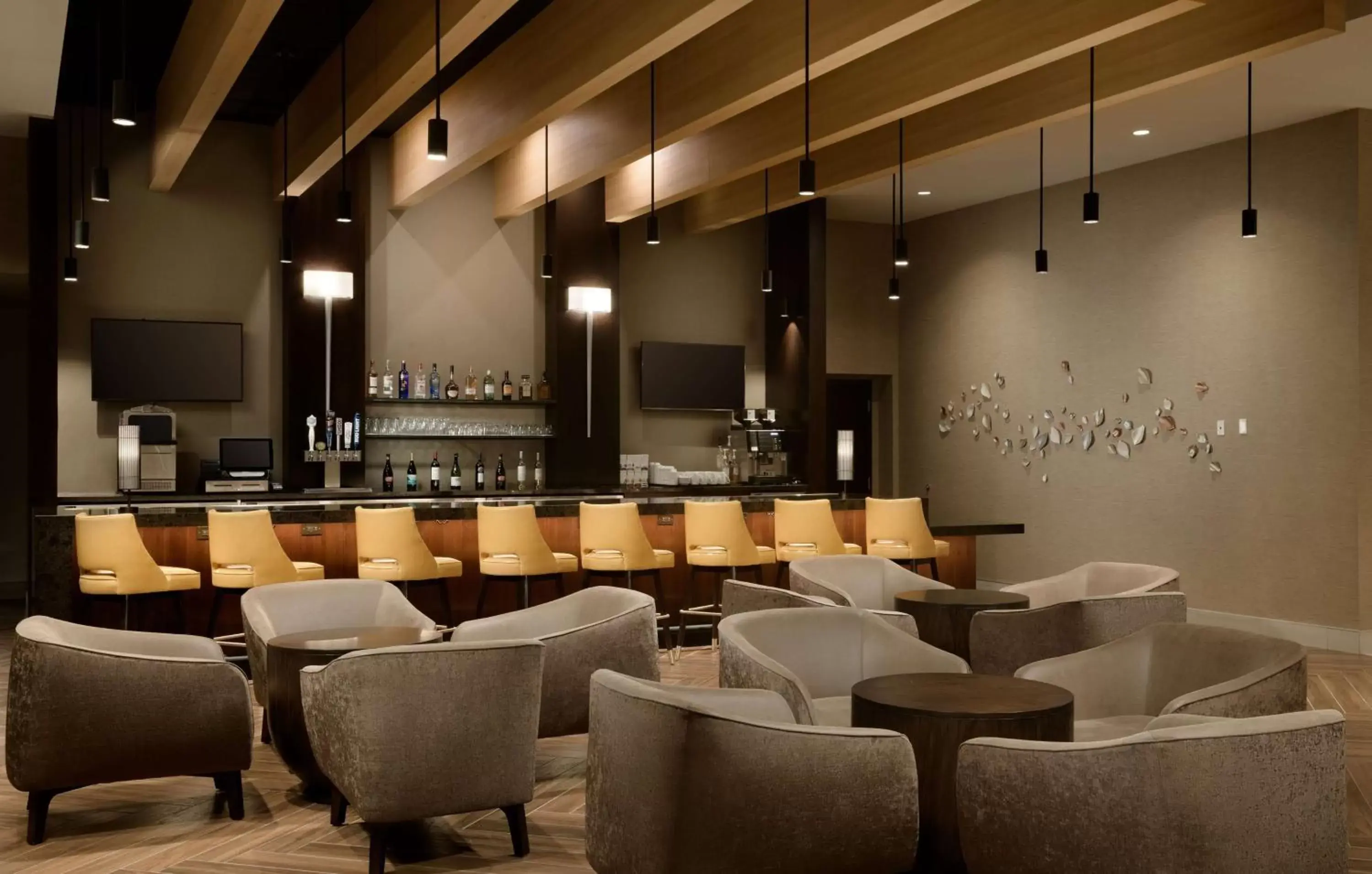 Lounge or bar in Hyatt Place Pasadena