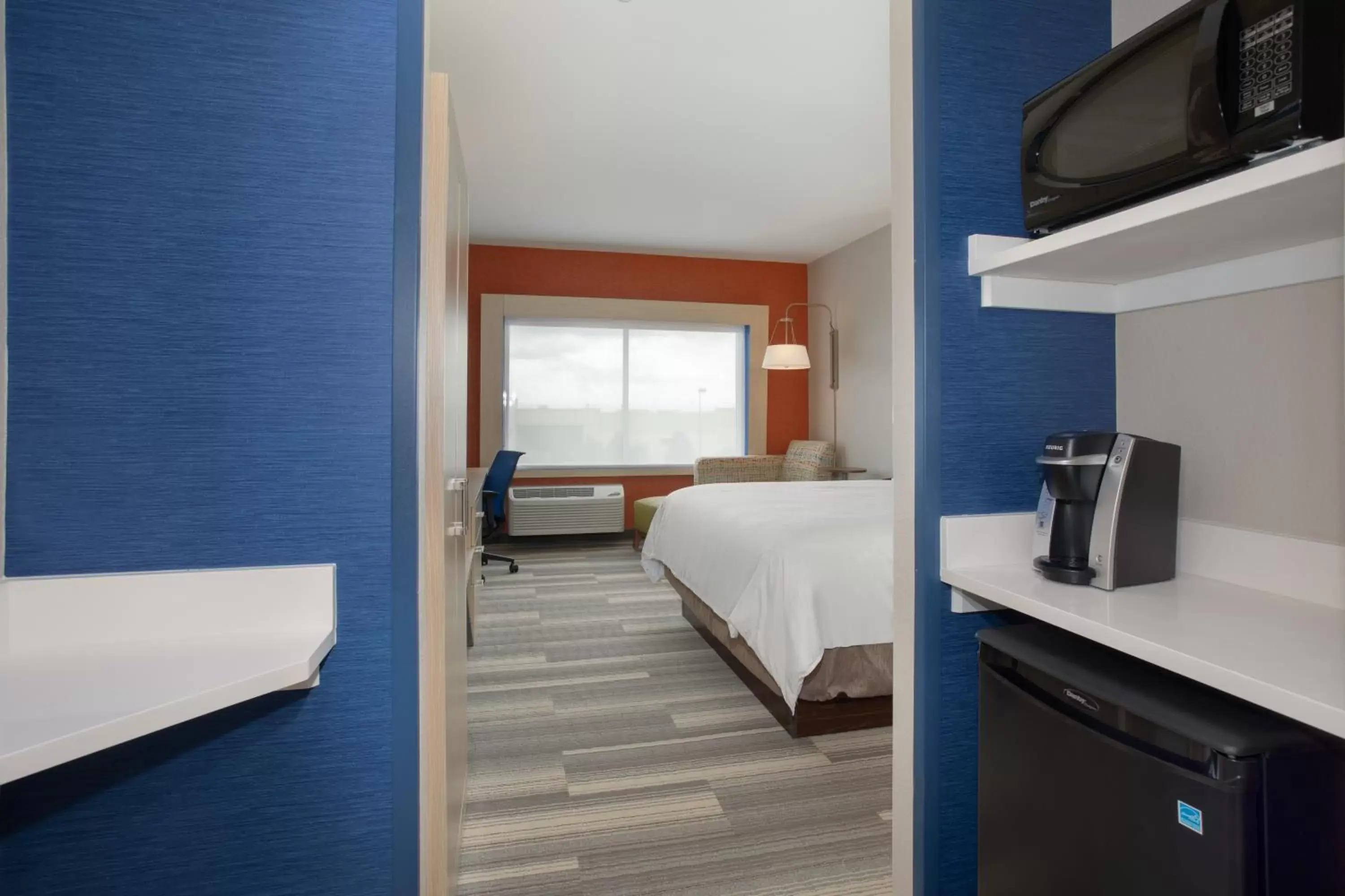 Holiday Inn Express & Suites - Denver NE - Brighton, an IHG Hotel