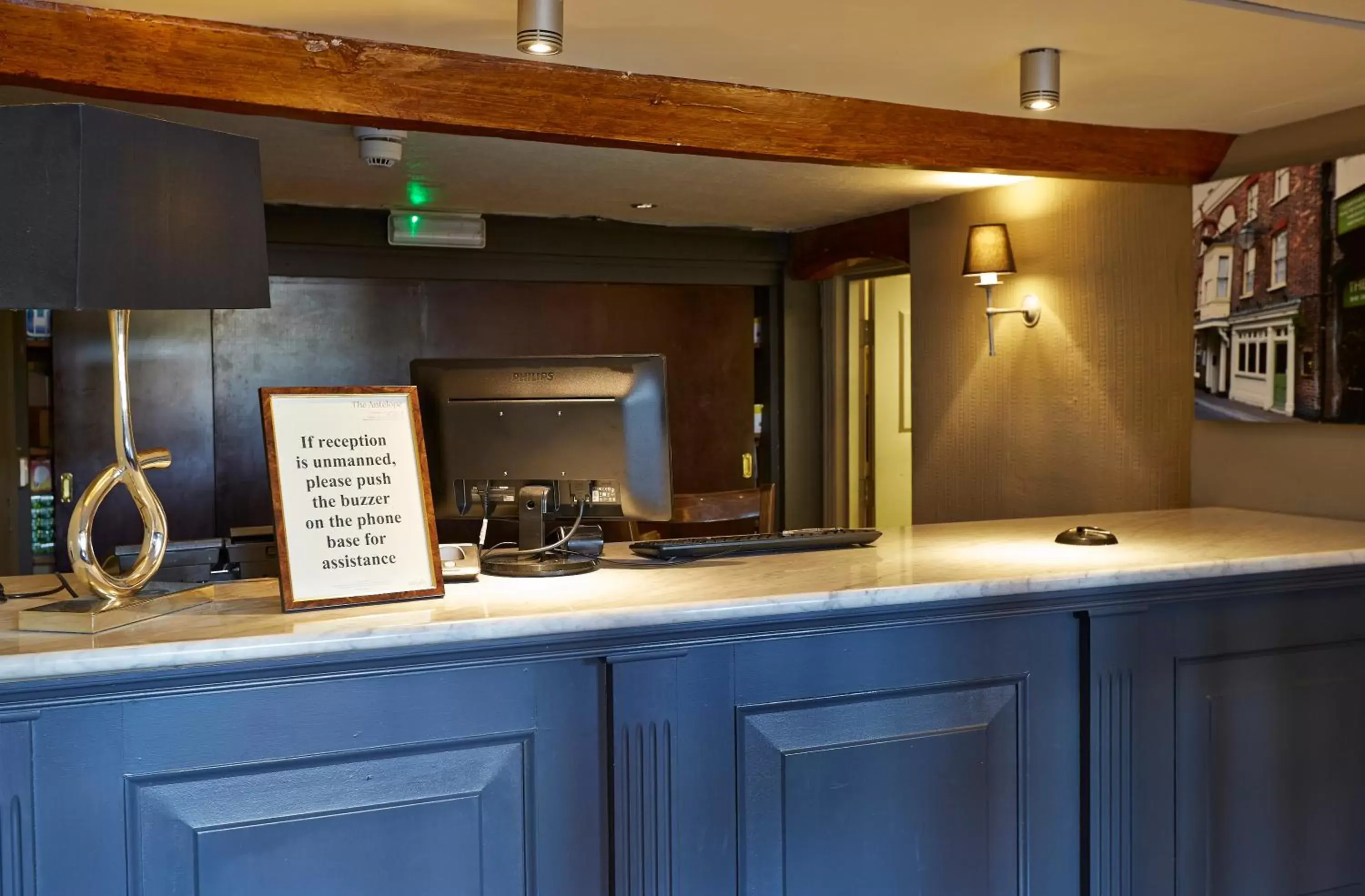 Lobby or reception, Kitchen/Kitchenette in Antelope by Greene King Inns