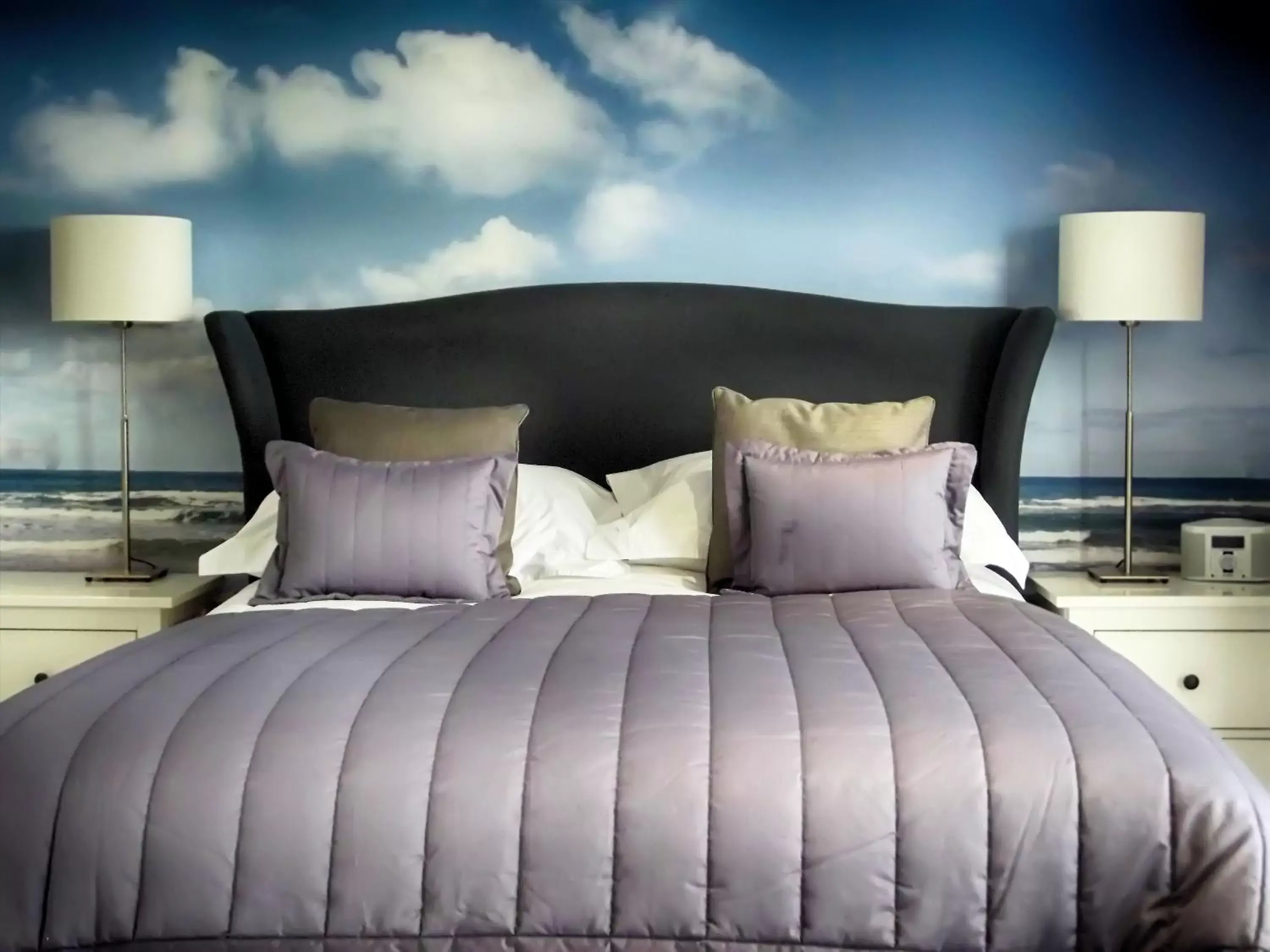 Shower, Bed in Oceanside Lifestyle Hotel